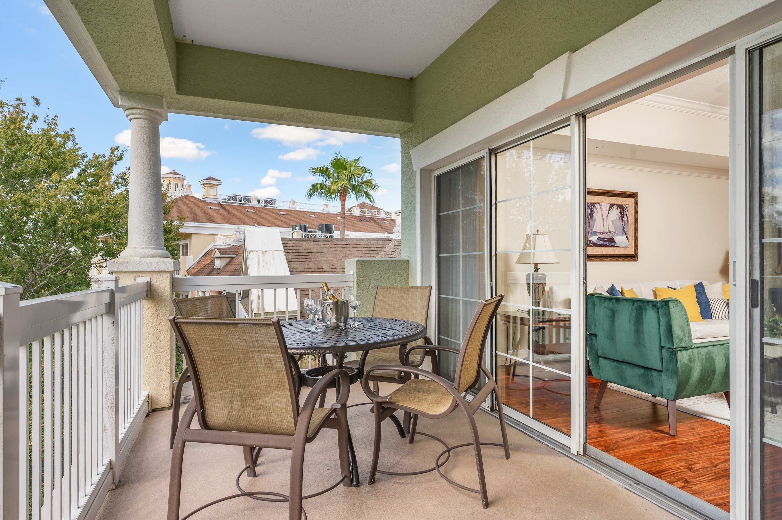 Reunion condo near Disney w/ pool & balcony