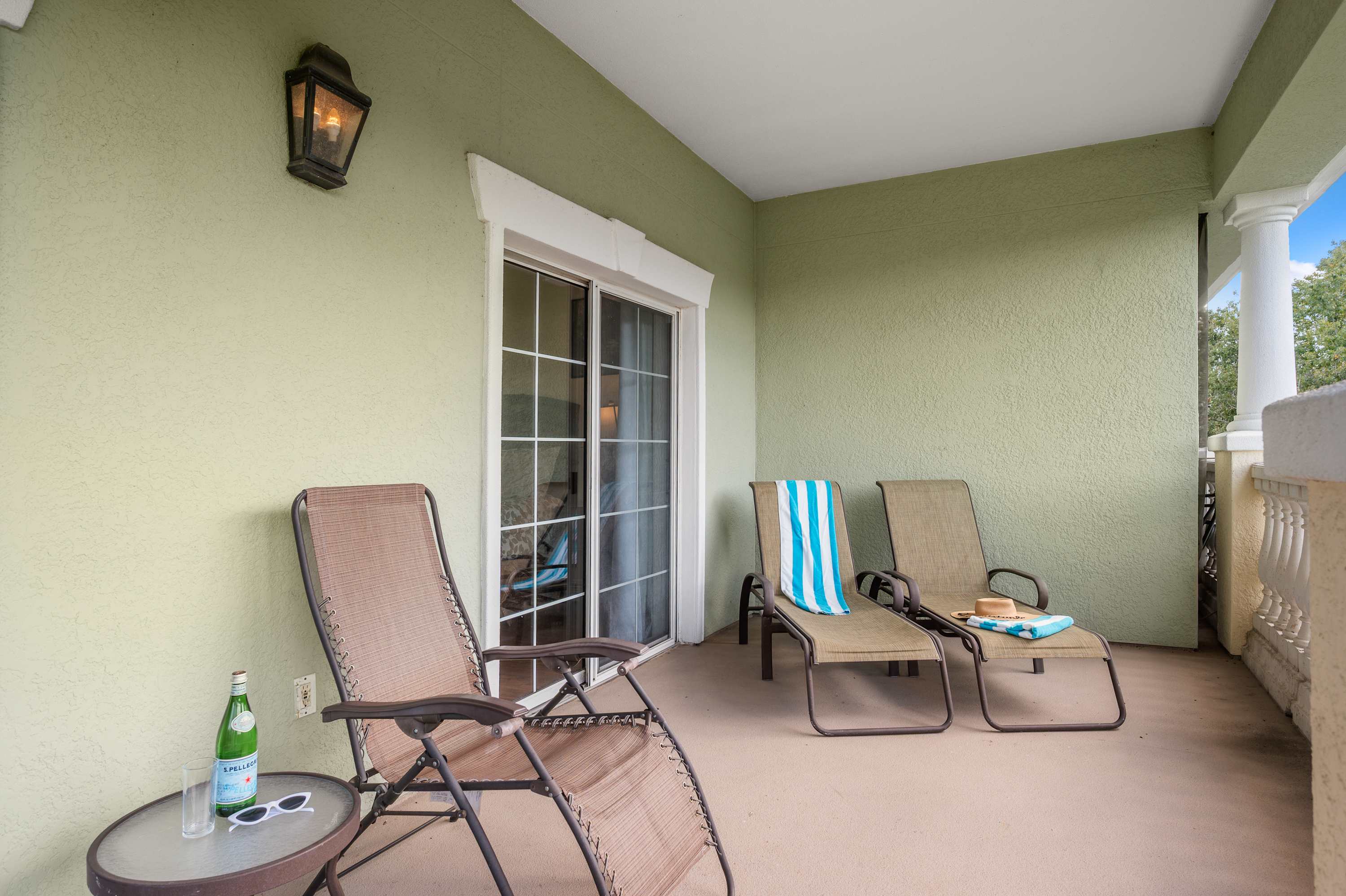 Reunion condo near Disney w/ pool & balcony