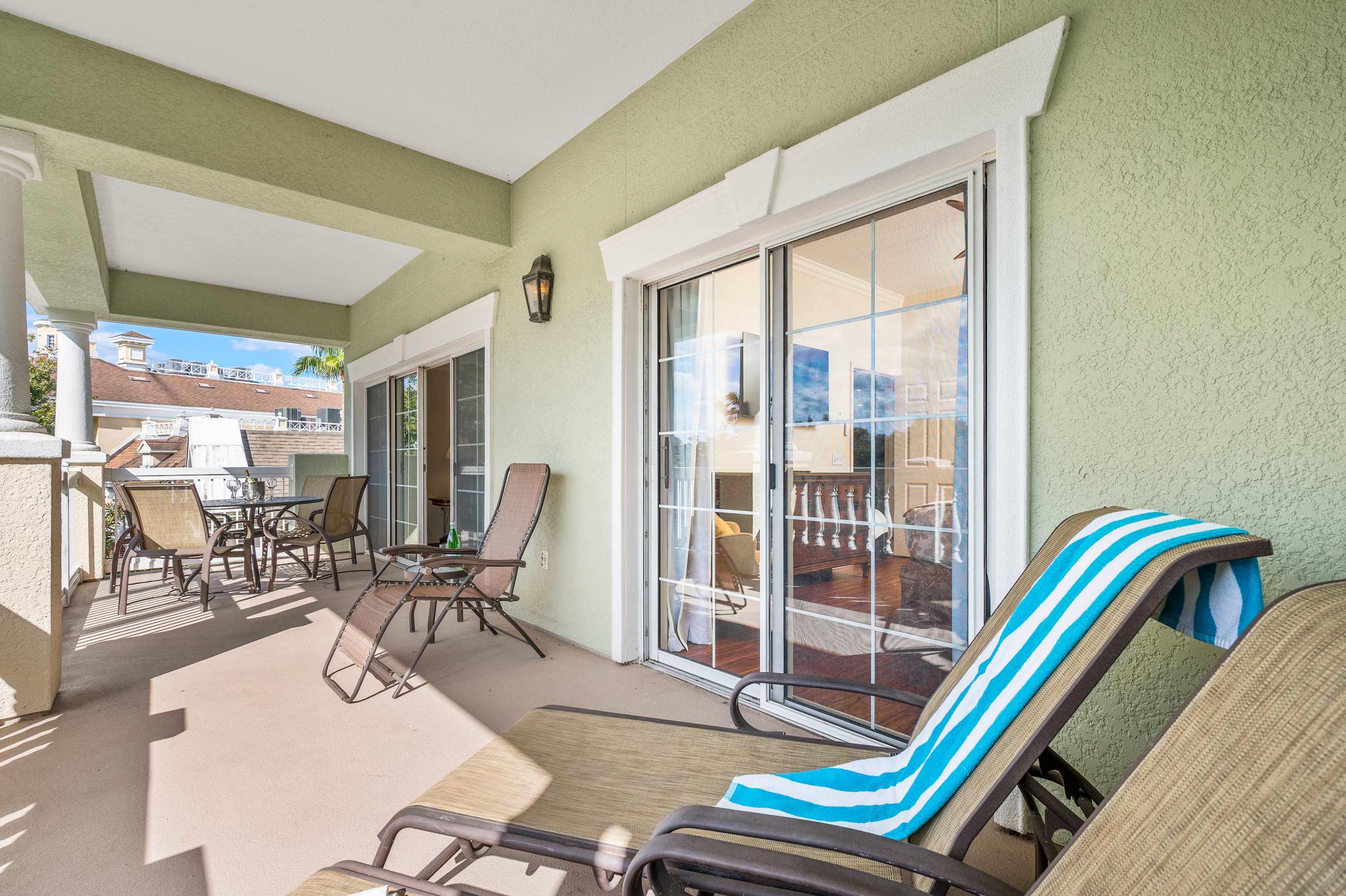 Reunion condo near Disney w/ pool & balcony