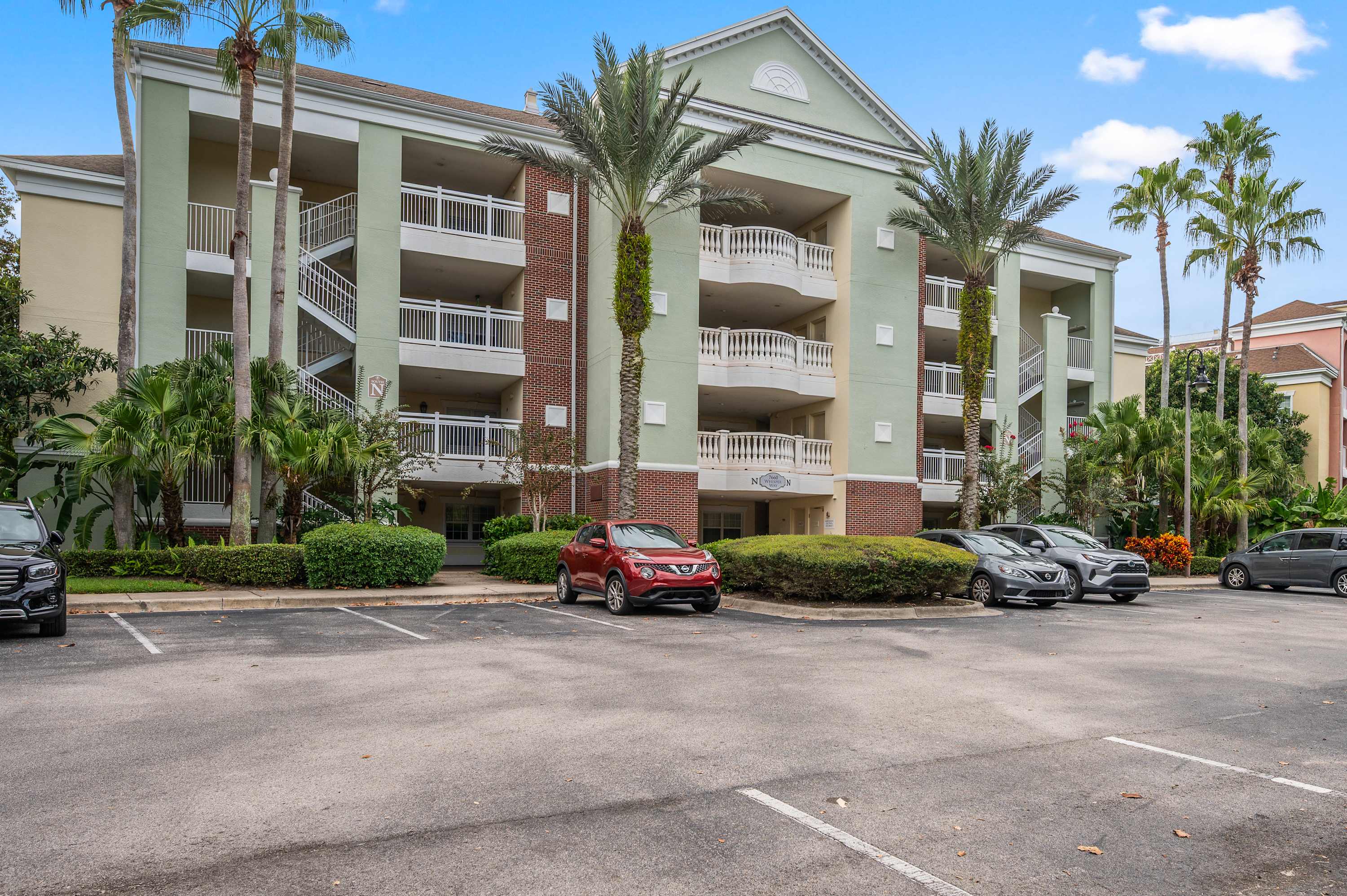 Reunion condo near Disney w/ pool & balcony