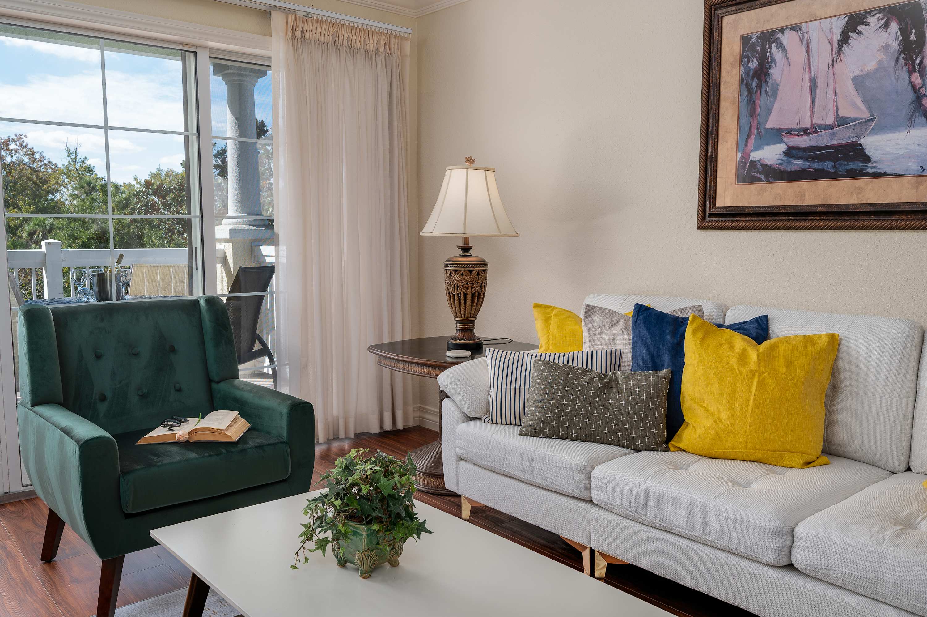 Reunion condo near Disney w/ pool & balcony