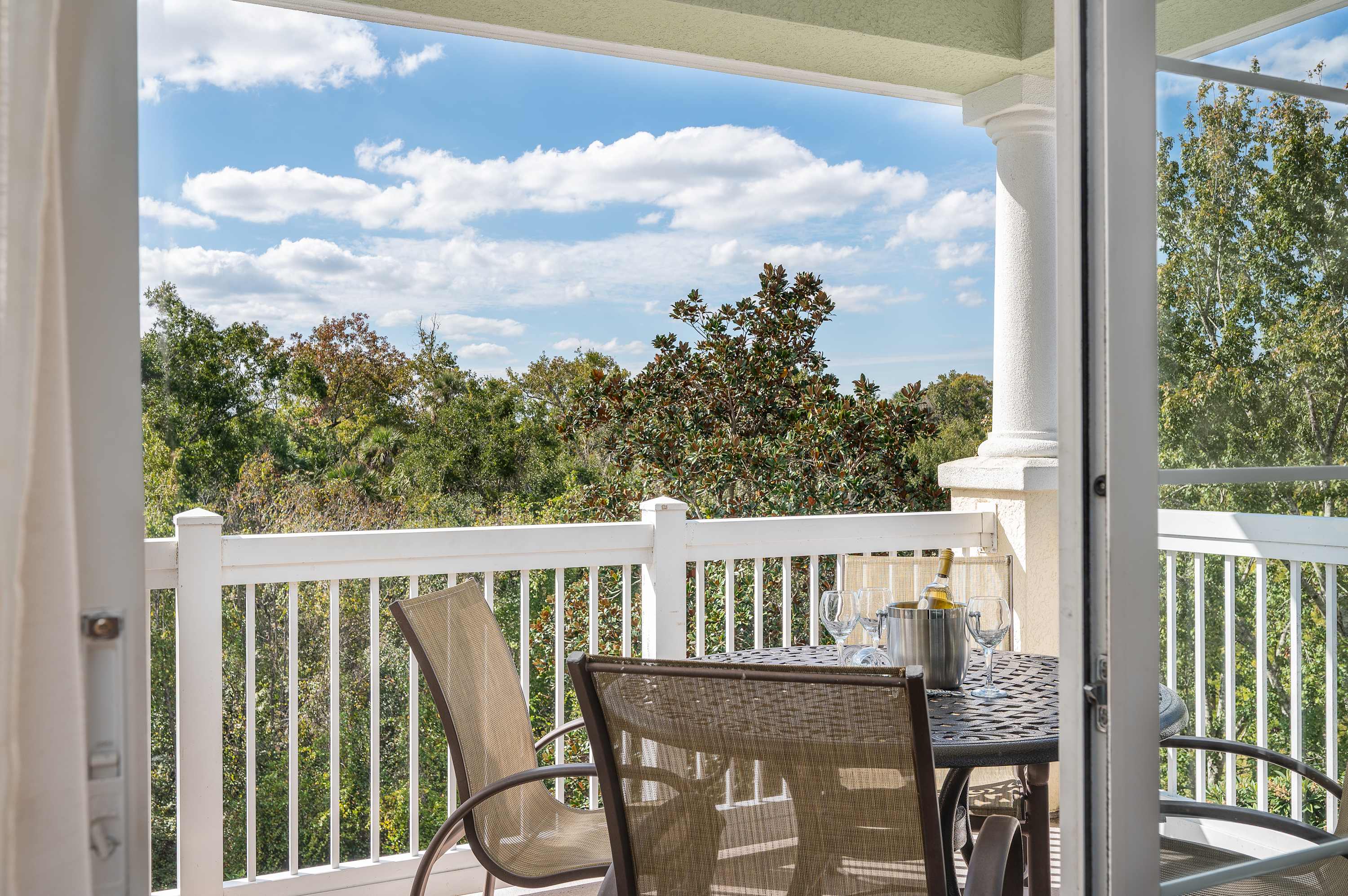 Reunion condo near Disney w/ pool & balcony