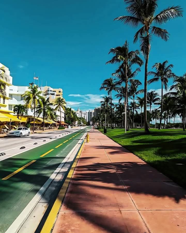 Retro Miami Getaway with Free Parking 1 Minute from Beach