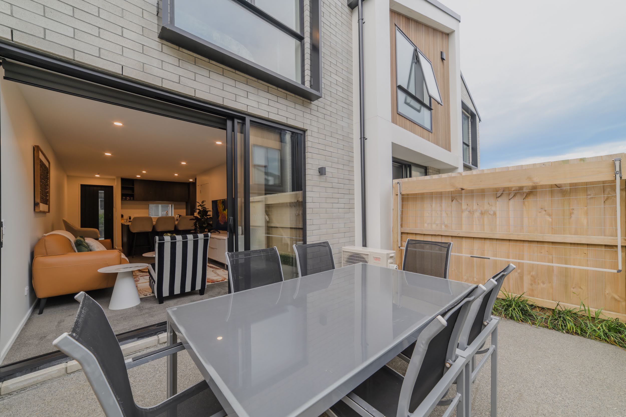 Modern Addington Escape Stylish 2br Townhouse