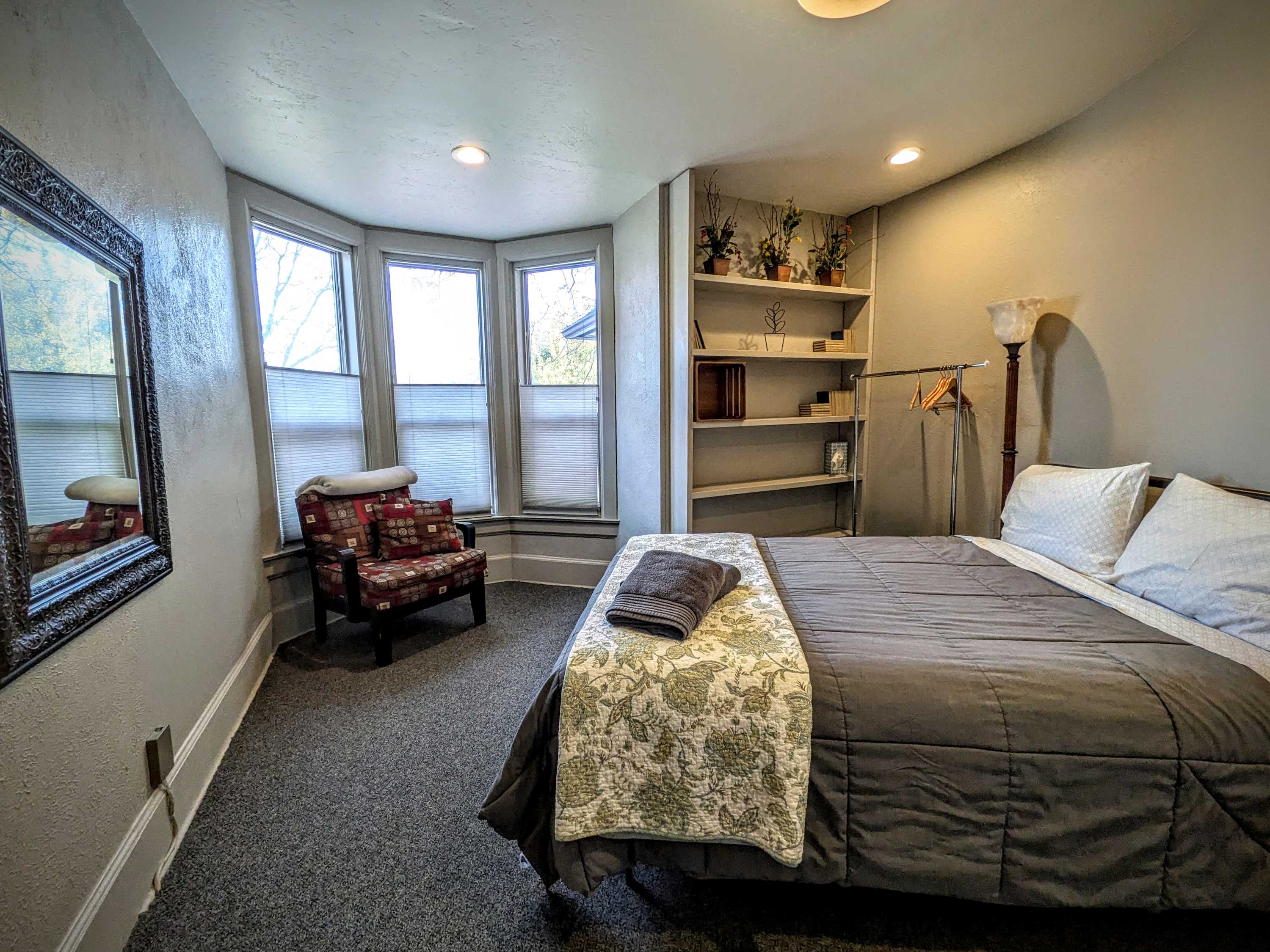 Quaint Historic Room Downtown