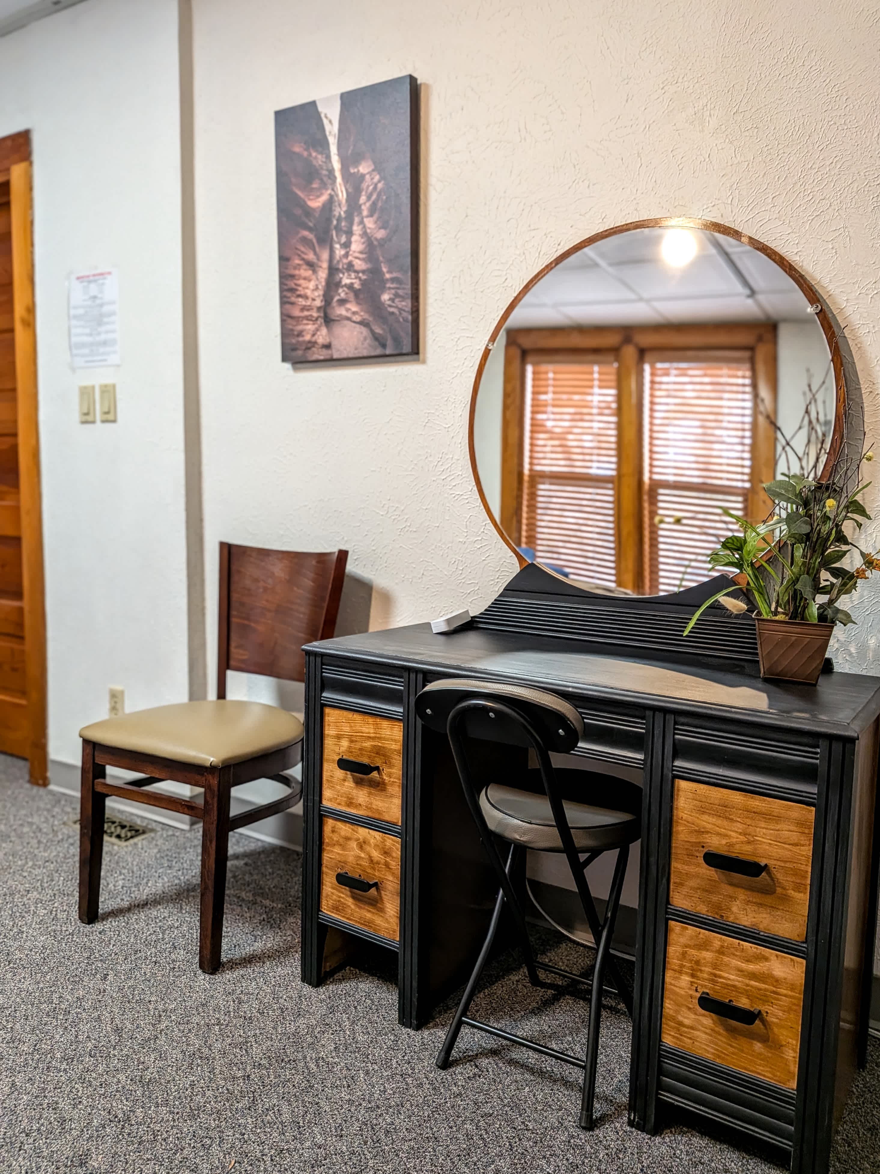 Charming Historic Downtown GJ Room
