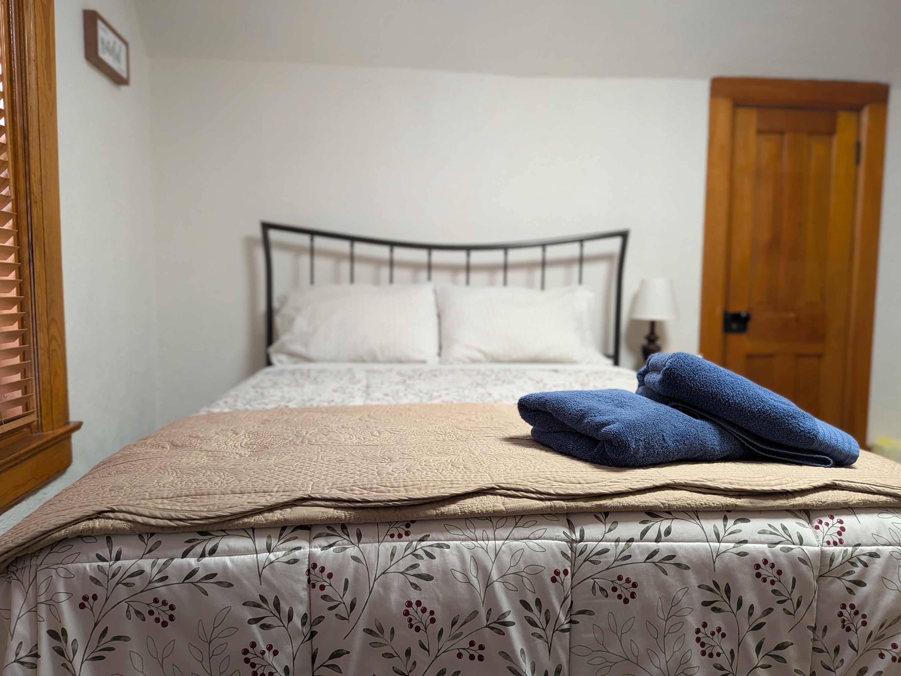 Charming Historic Downtown GJ Room