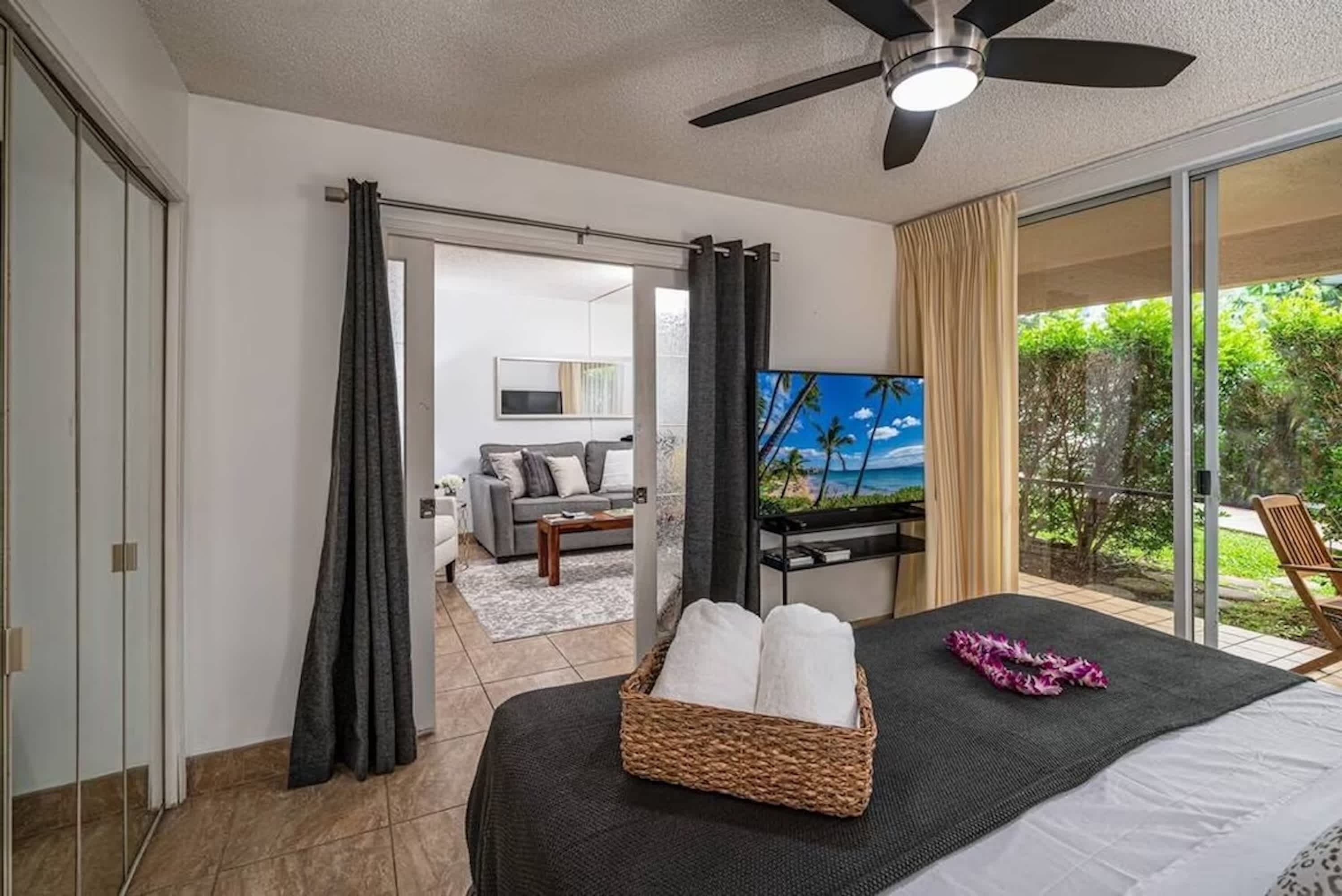 Steps to Beach! Chic 2BR at Maui Banyan Resort — photo 23