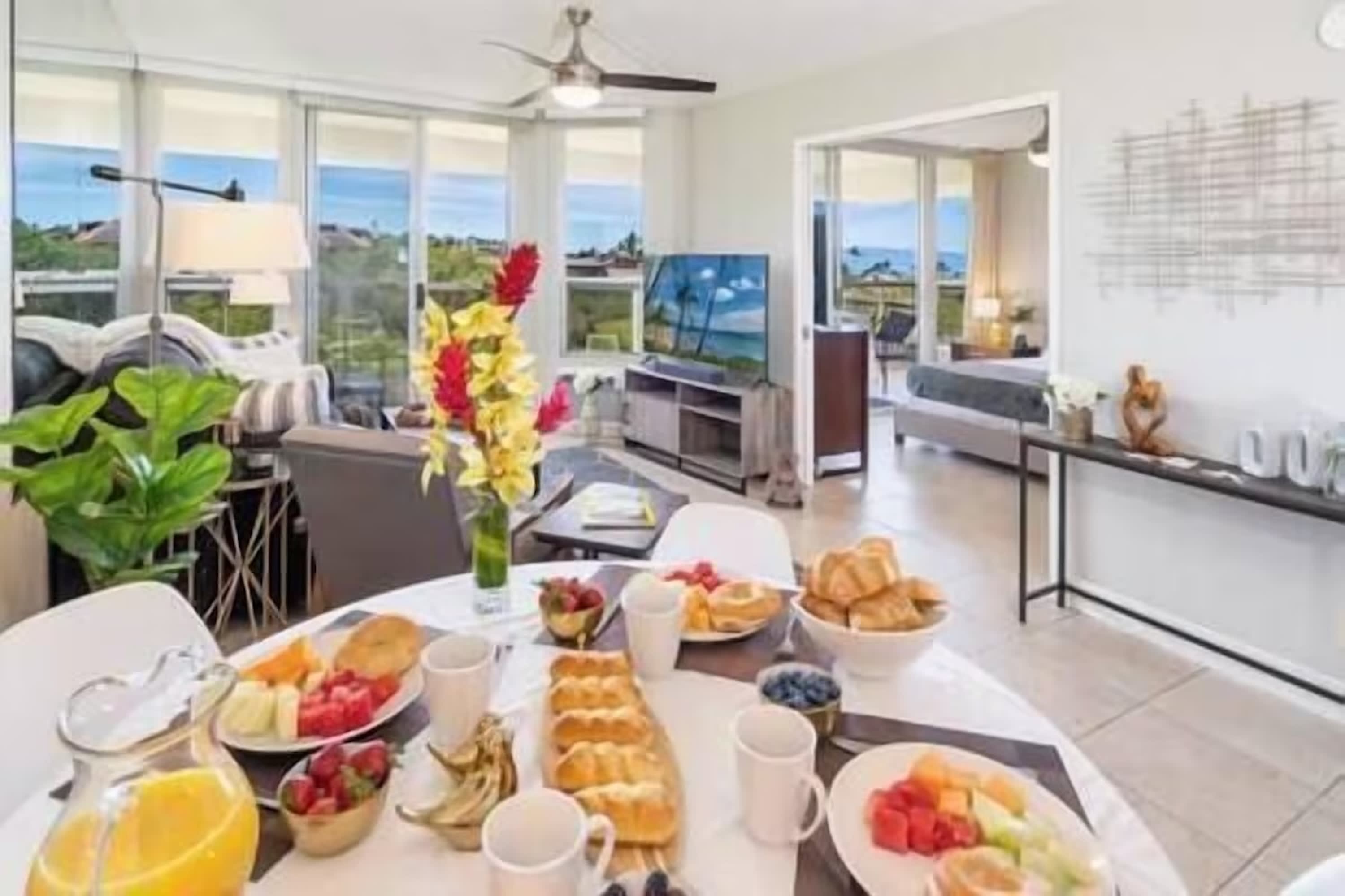 Oceanfront, Resort-Style Condos w/ Pool & Private Lanai — photo 13