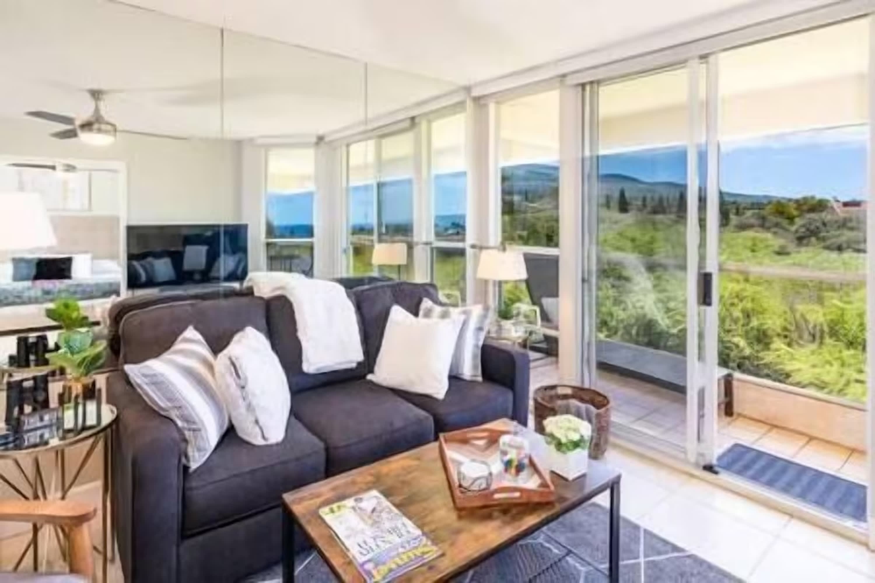 Oceanfront, Resort-Style Condos w/ Pool & Private Lanai — photo 8