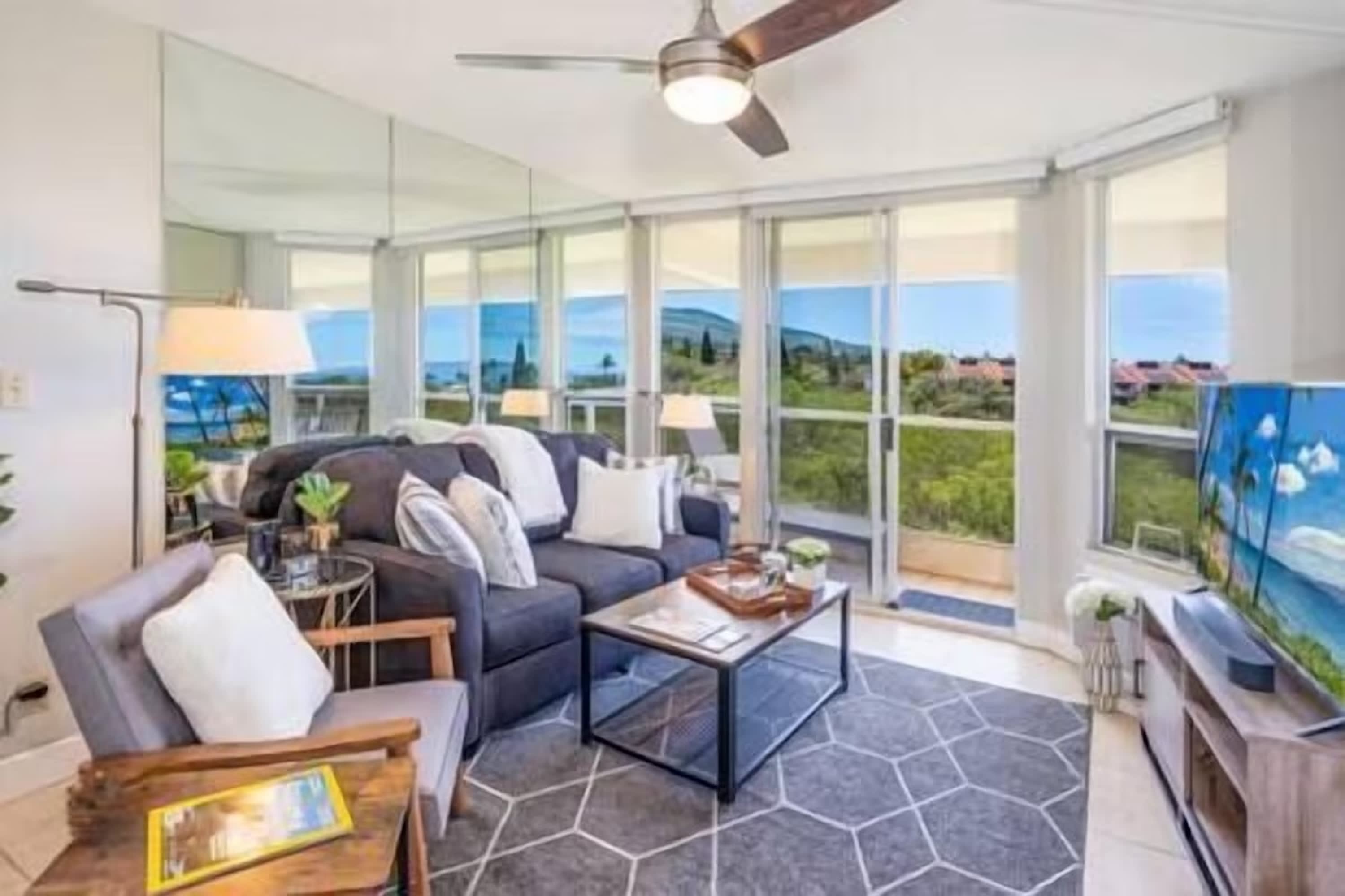 Oceanfront, Resort-Style Condos w/ Pool & Private Lanai — photo 18