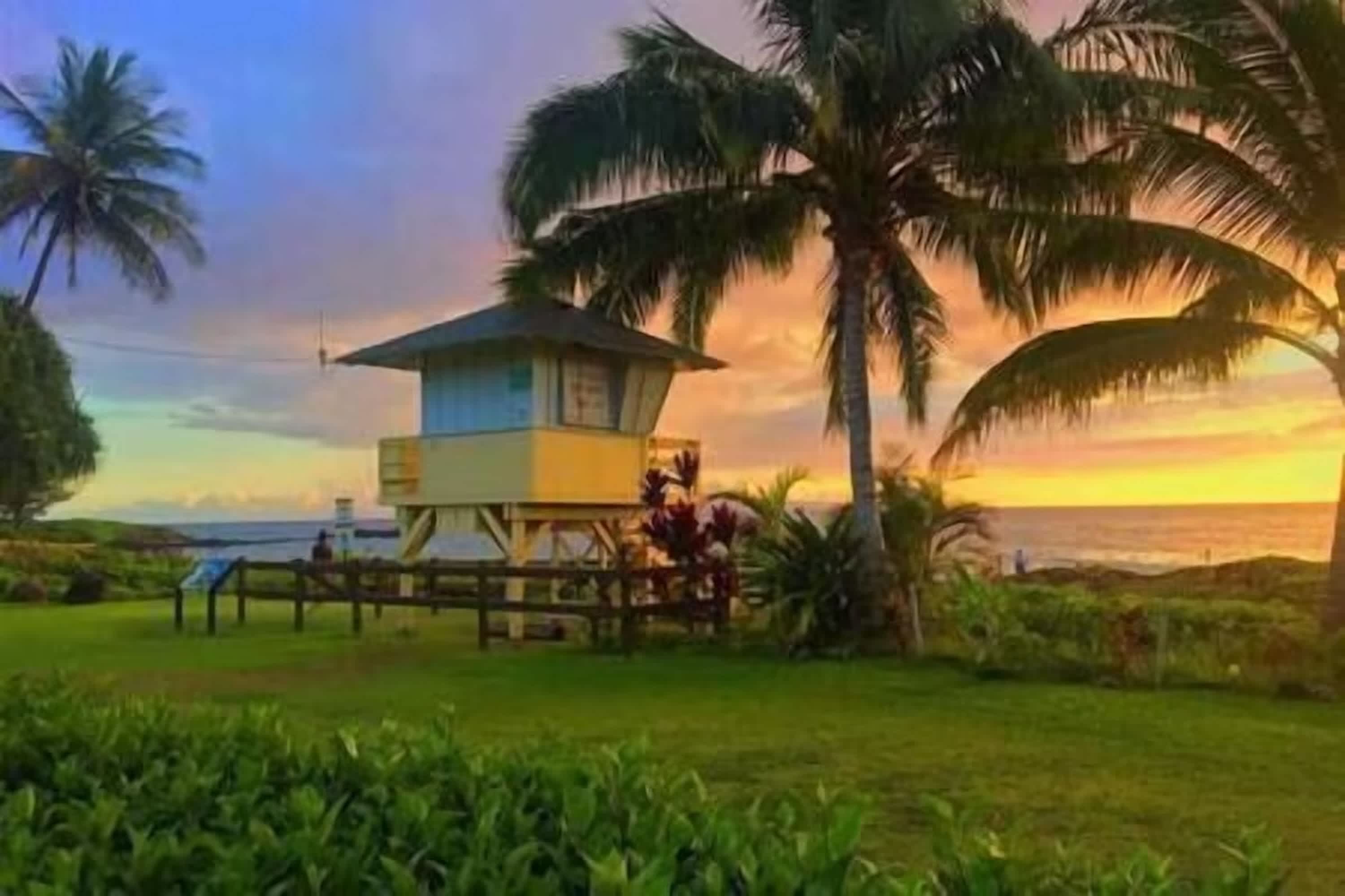 Oceanfront, Resort-Style Condos w/ Pool & Private Lanai — photo 37
