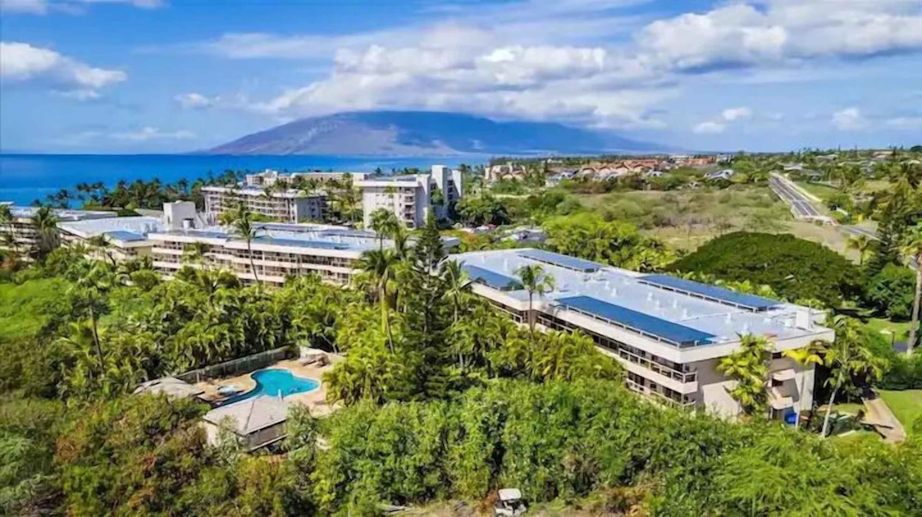 Oceanfront, Resort-Style Condos w/ Pool & Private Lanai — photo 68
