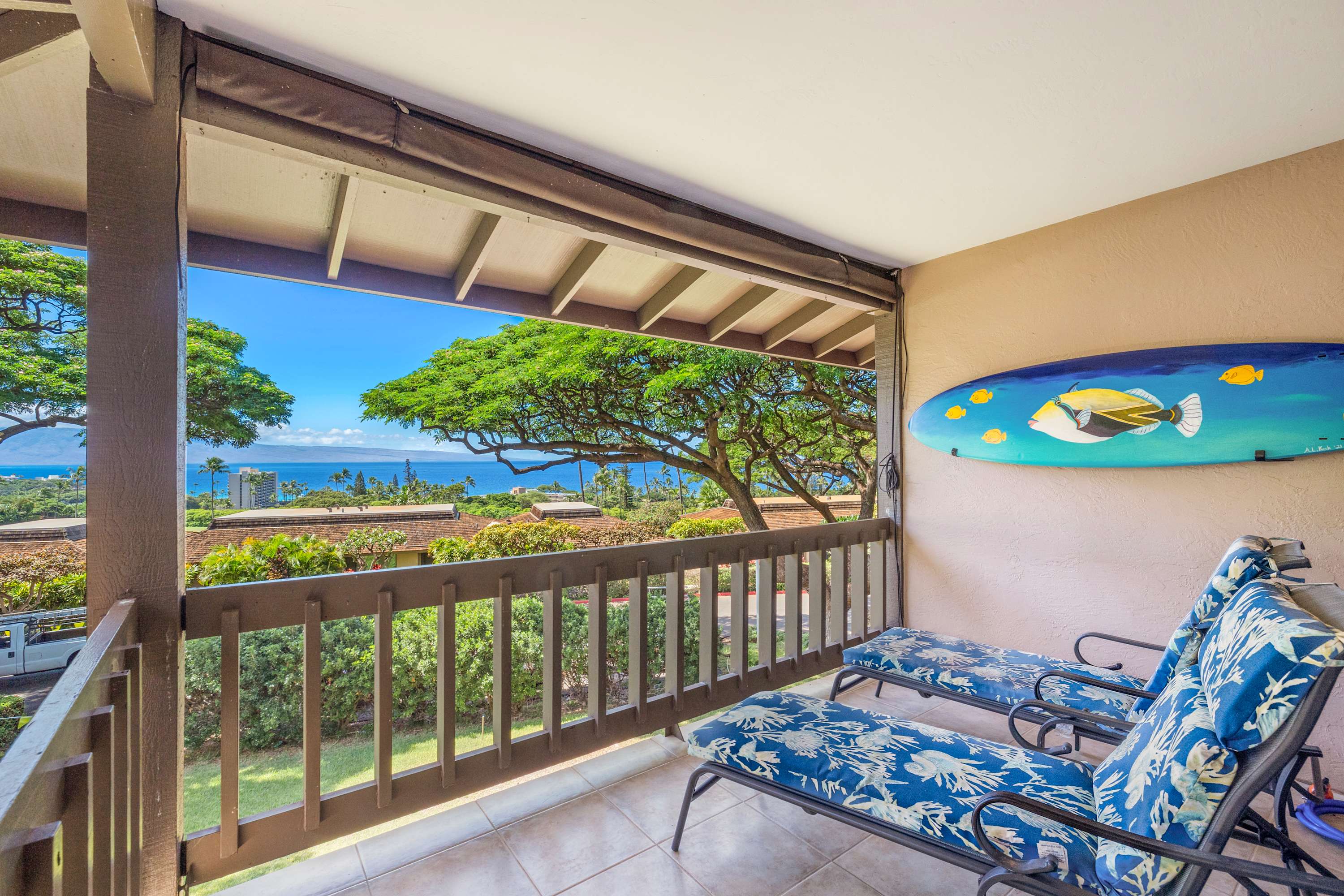Spacious 2 Level Ocean View Kaanapali Condo - AC, 2 Lanai, Walk to Beach — Lahaina, HI — vacation rental