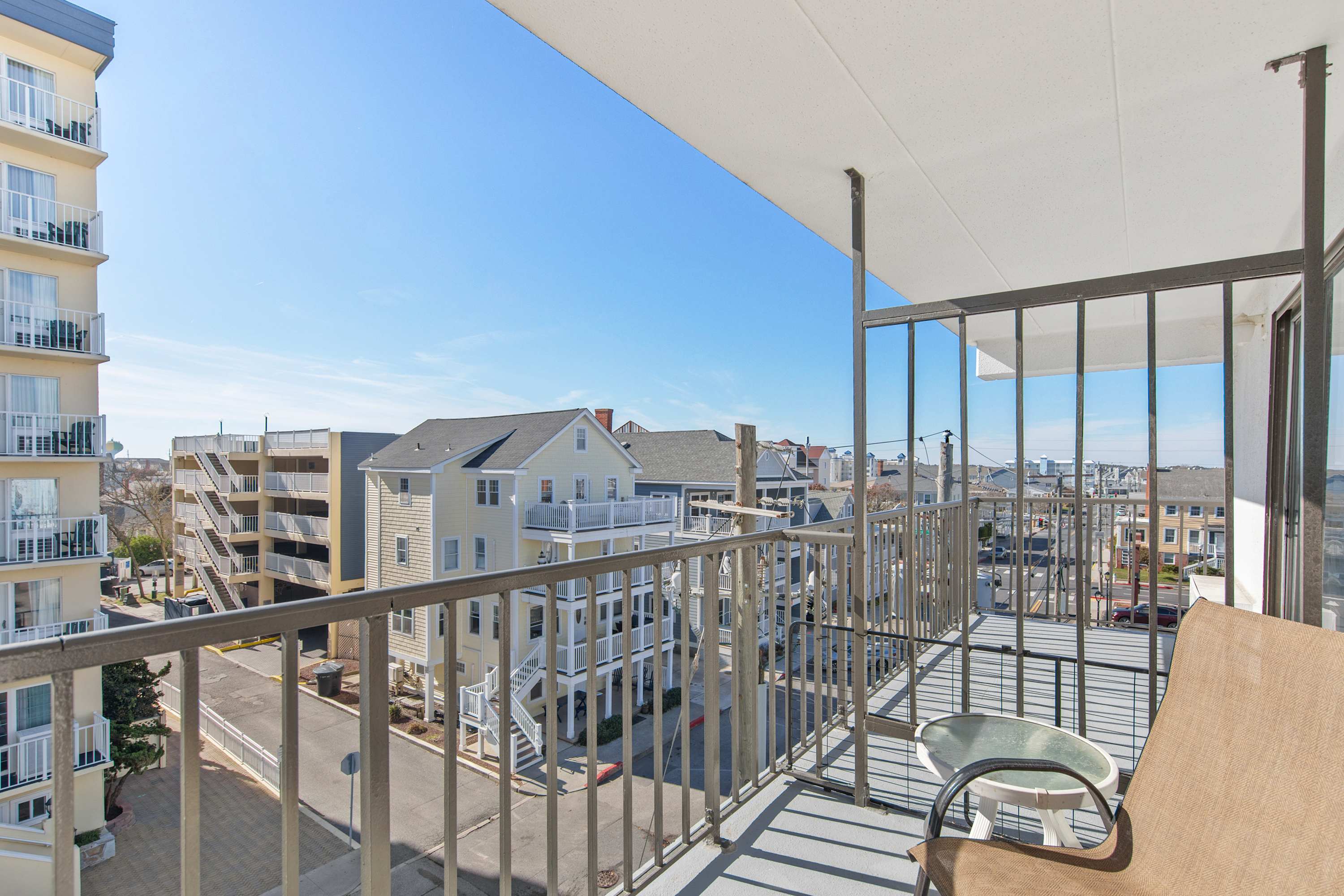 Decatur House 402, Beautiful Boardwalk Gem