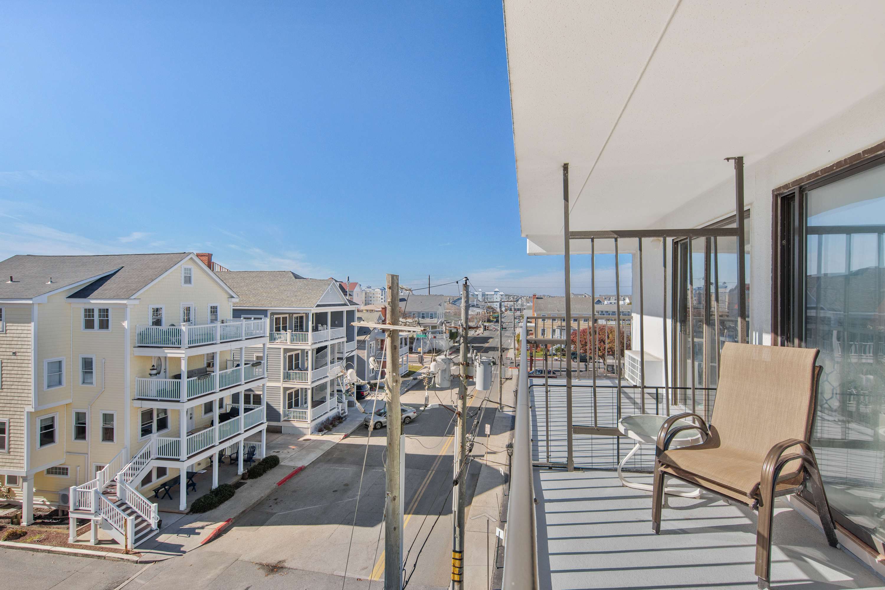Decatur House 402, Beautiful Boardwalk Gem