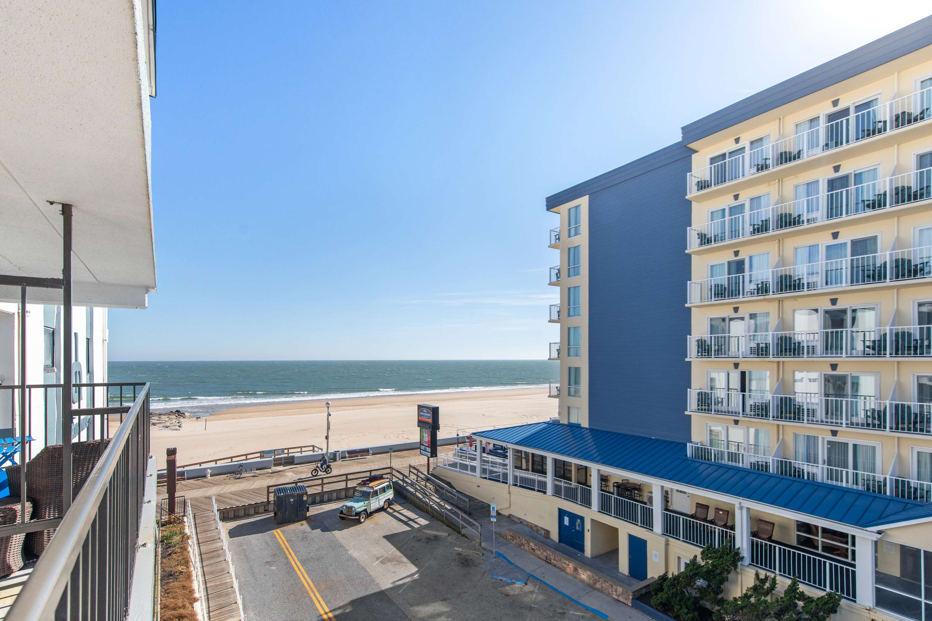 Decatur House 402, Beautiful Boardwalk Gem