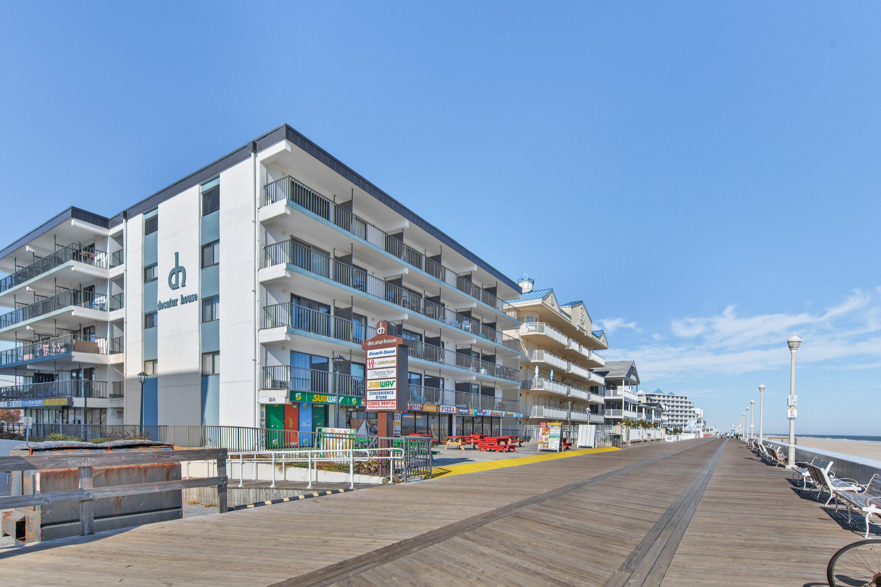 Decatur House 402, Beautiful Boardwalk Gem