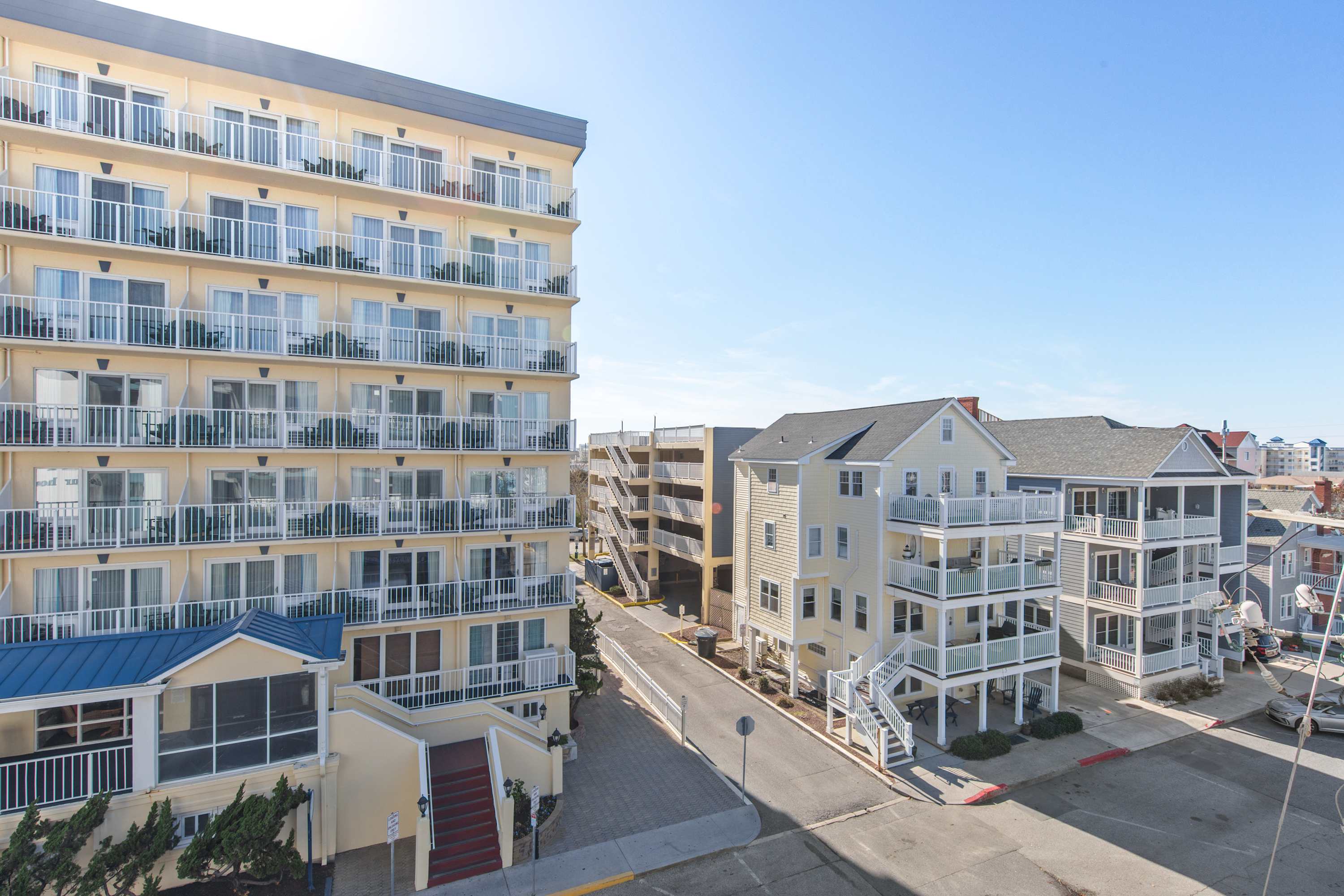 Decatur House 402, Beautiful Boardwalk Gem