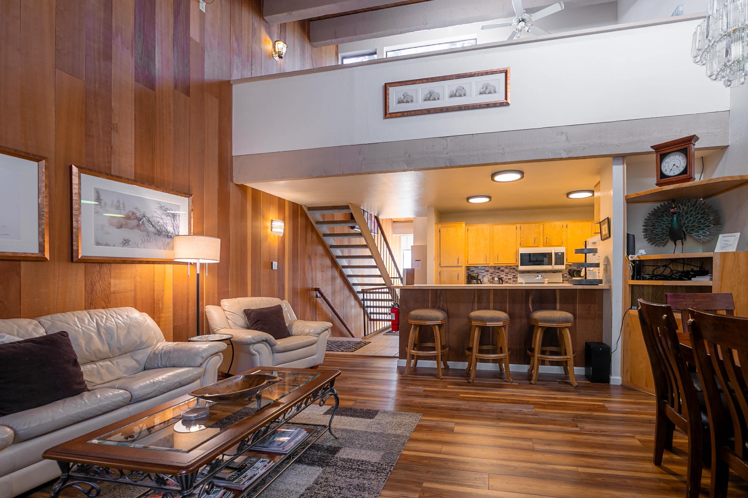 Creekside Chalet, Stay for 6