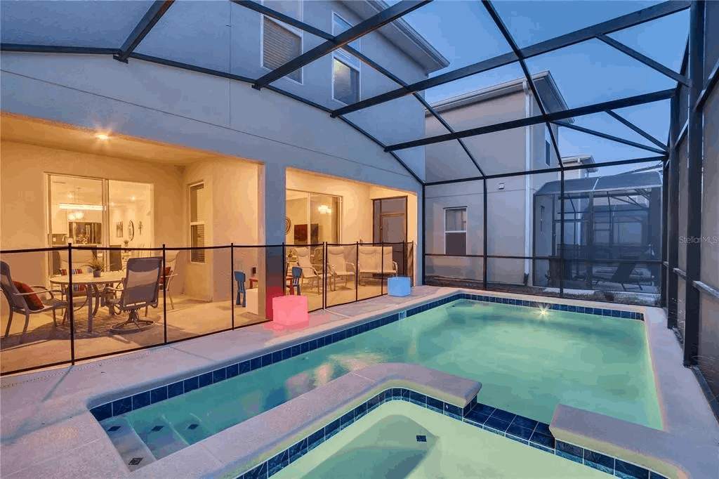 9 MI to Disney w Pool + Arcade + FREE Waterpark