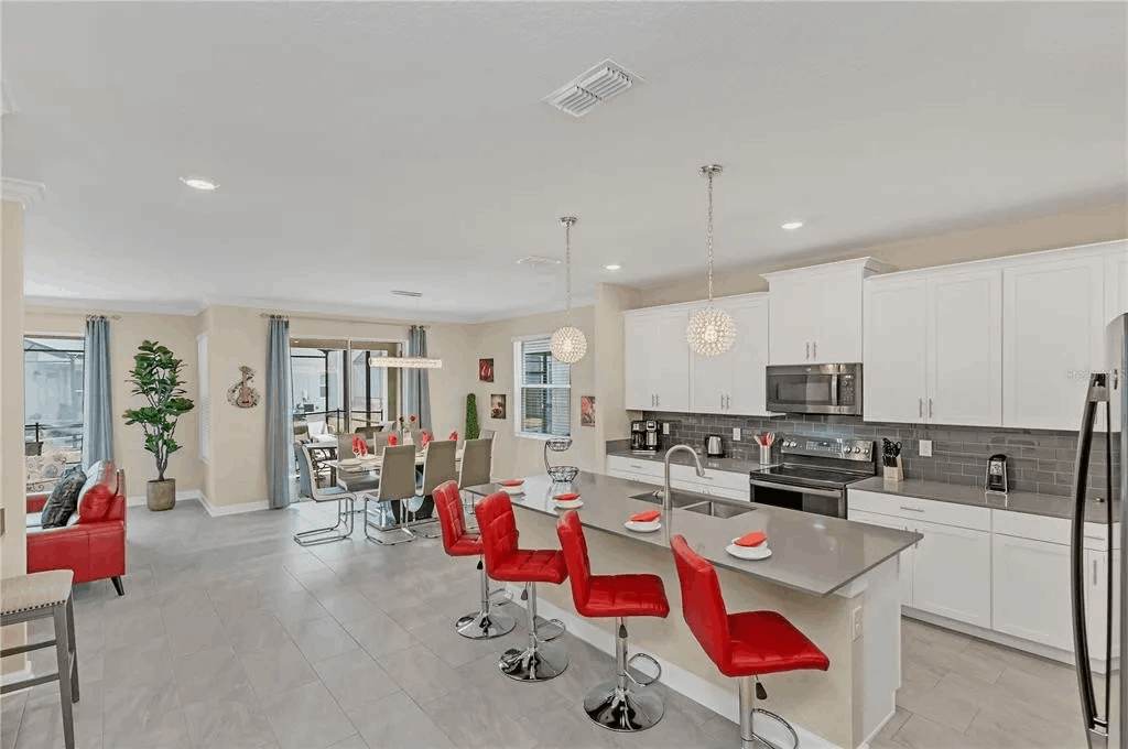 9 MI to Disney w Pool + Arcade + FREE Waterpark