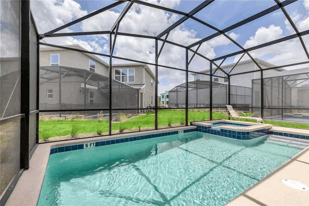 9 MI to Disney w Pool + Arcade + FREE Waterpark