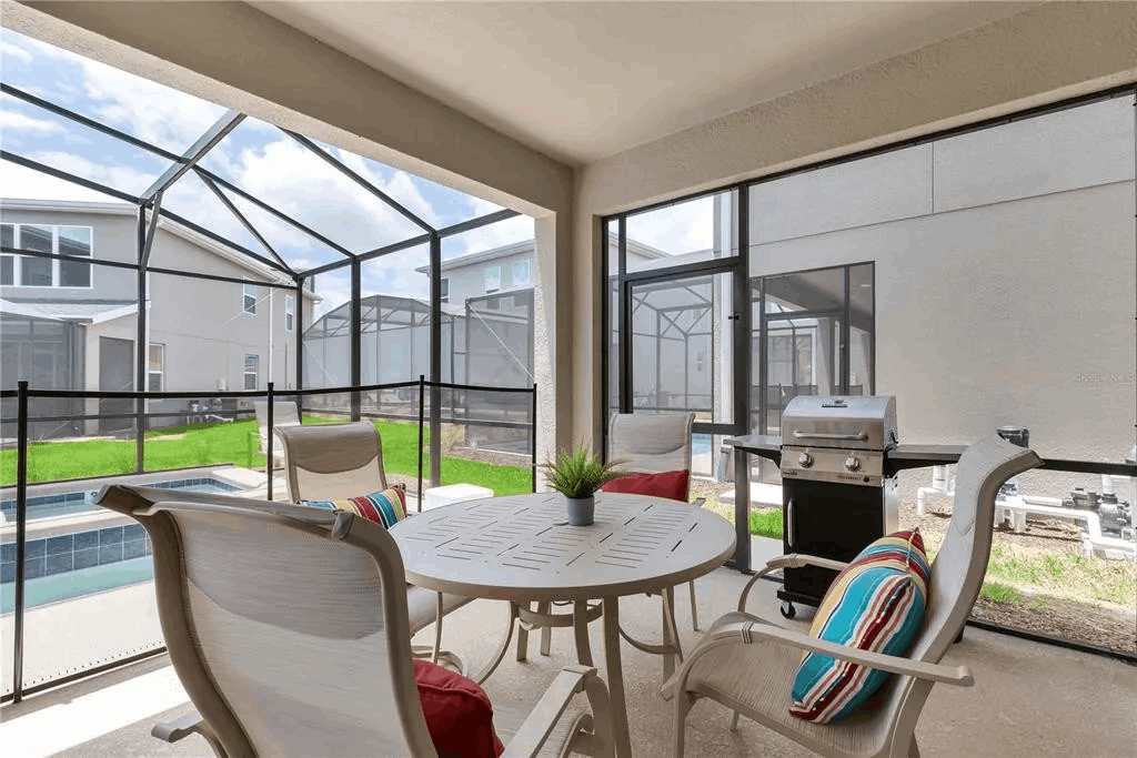 9 MI to Disney w Pool + Arcade + FREE Waterpark