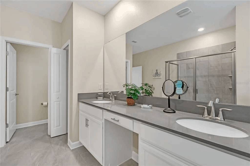 9 MI to Disney w Pool + Arcade + FREE Waterpark