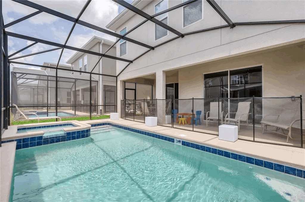 9 MI to Disney w Pool + Arcade + FREE Waterpark