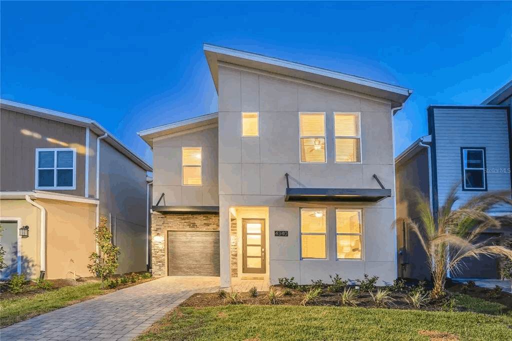 9 MI to Disney w Pool + Arcade + FREE Waterpark