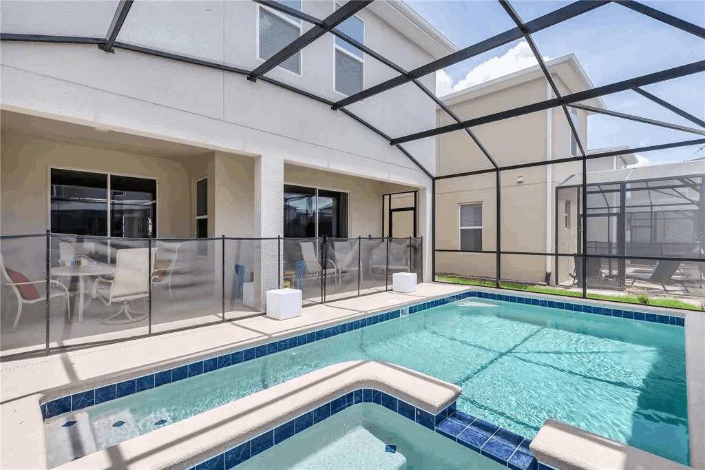 9 MI to Disney w Pool + Arcade + FREE Waterpark