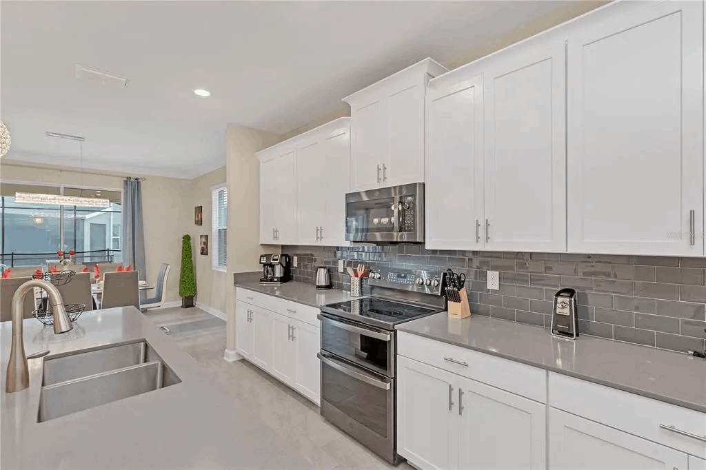 9 MI to Disney w Pool + Arcade + FREE Waterpark