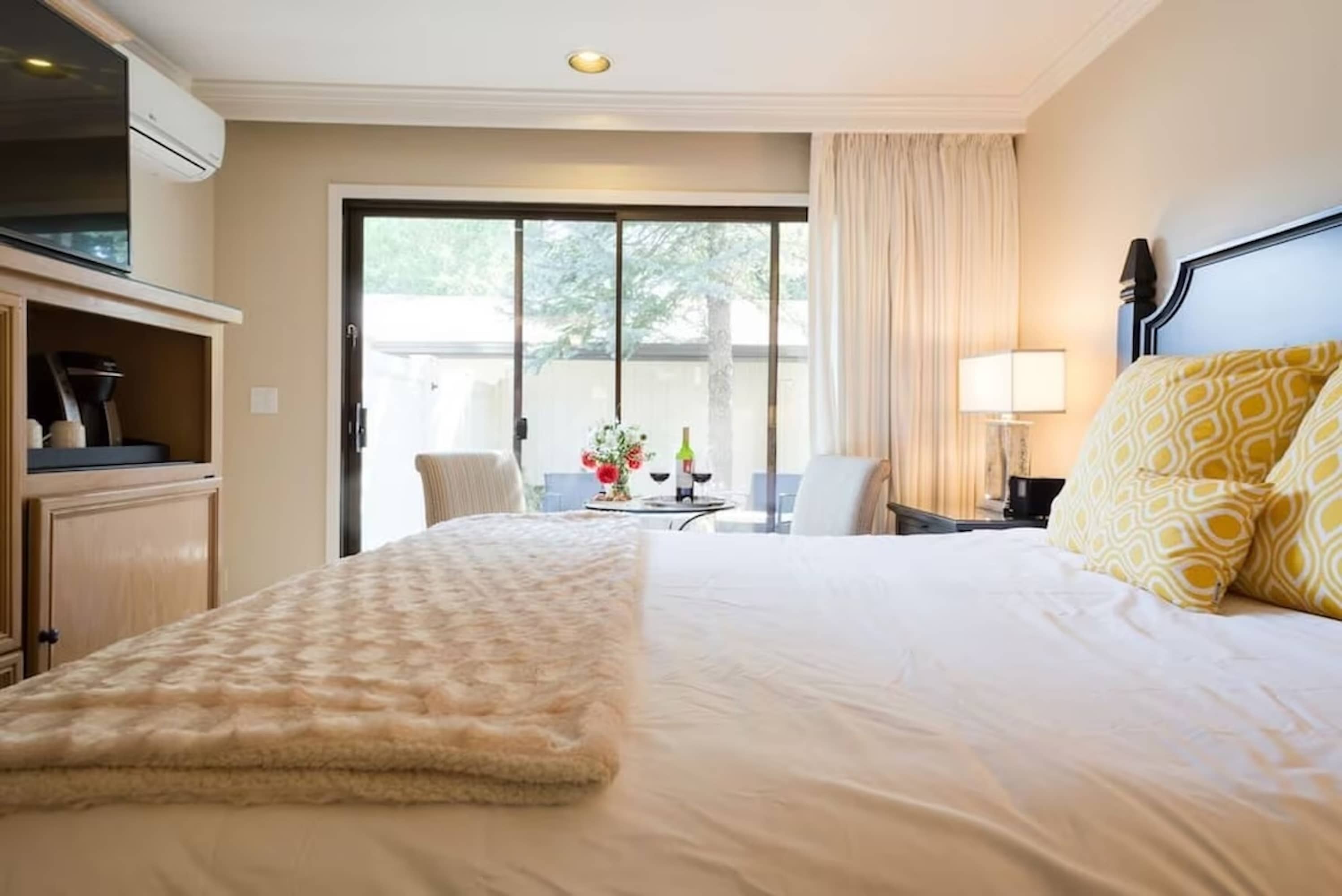 2 Private Napa Condos | Sleeps 6 | 30+ Nights OK 3