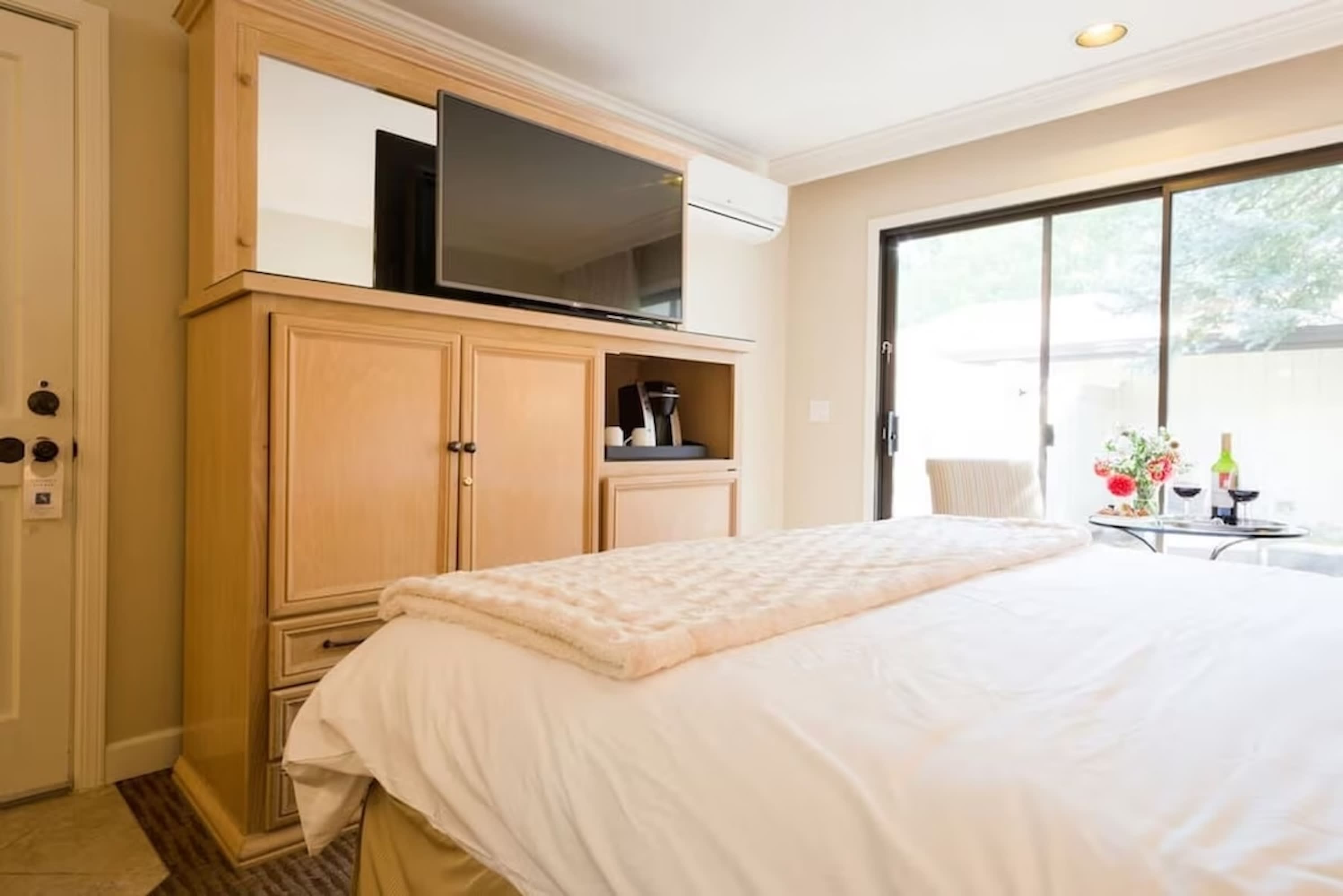 2 Private Napa Condos | Sleeps 6 | 30+ Nights OK — photo 10