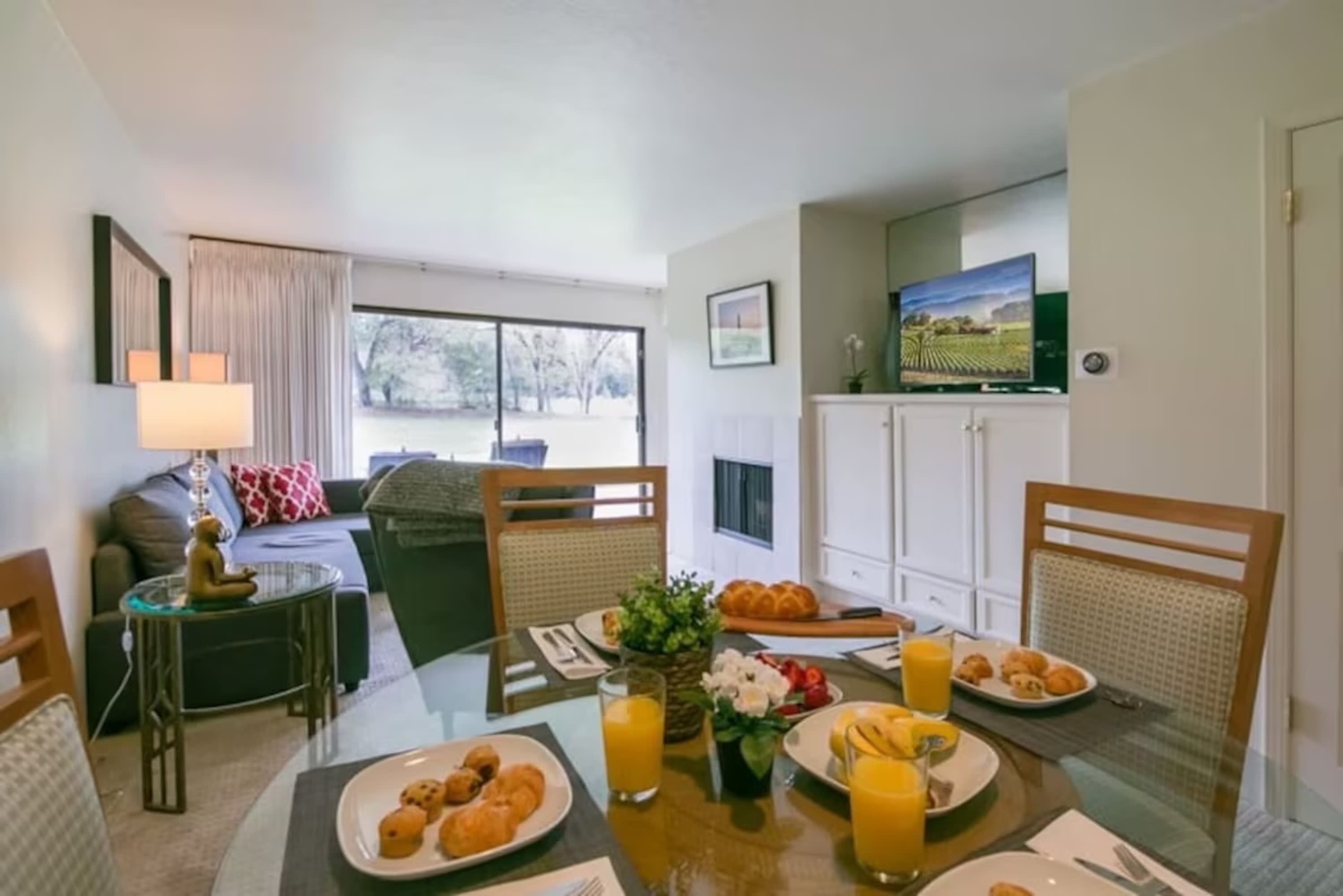 Pet-Friendly Silverado Condos with Pool & Golf Course View — photo 11