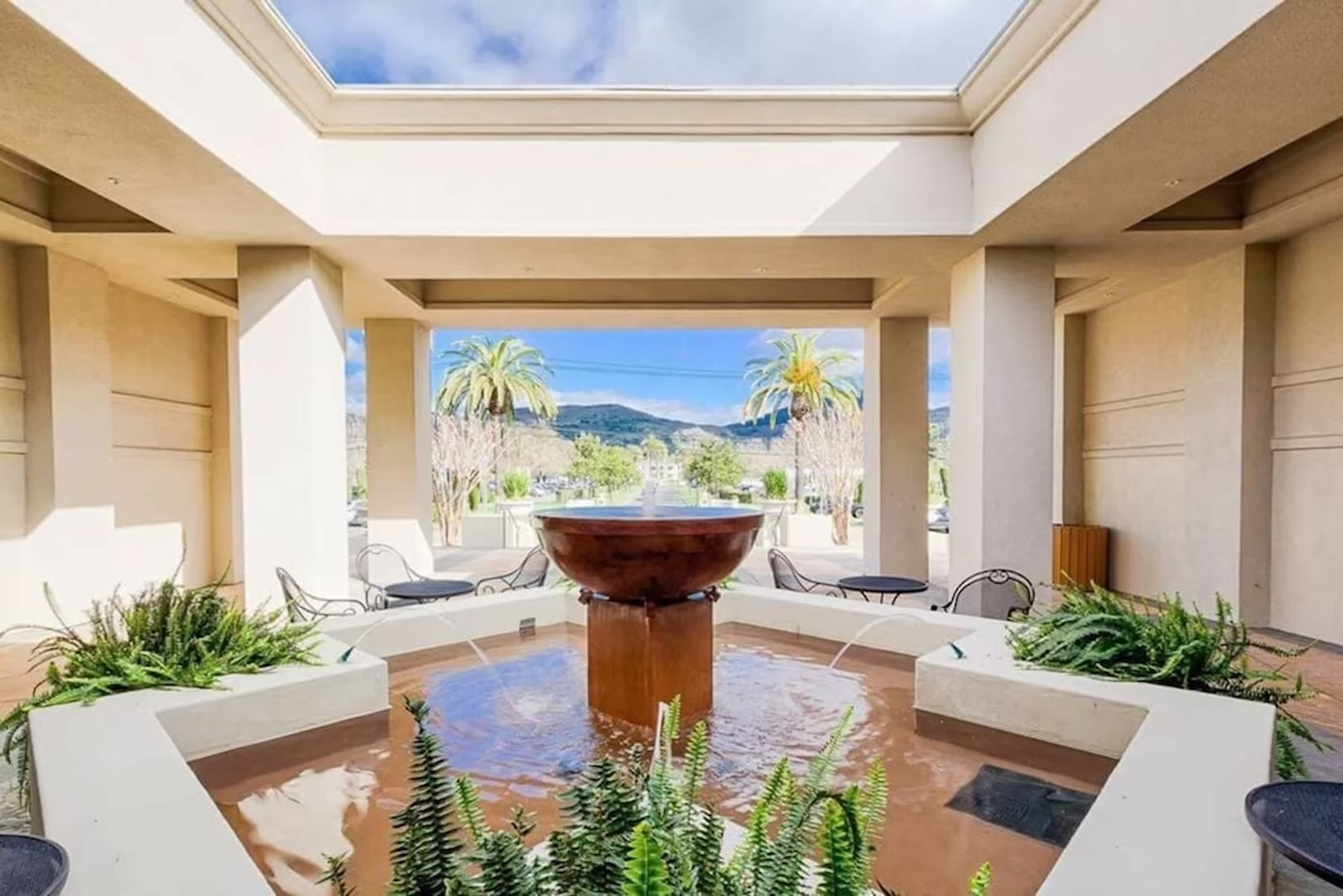 2BR near Wineries, Golf Course View, Parking 3