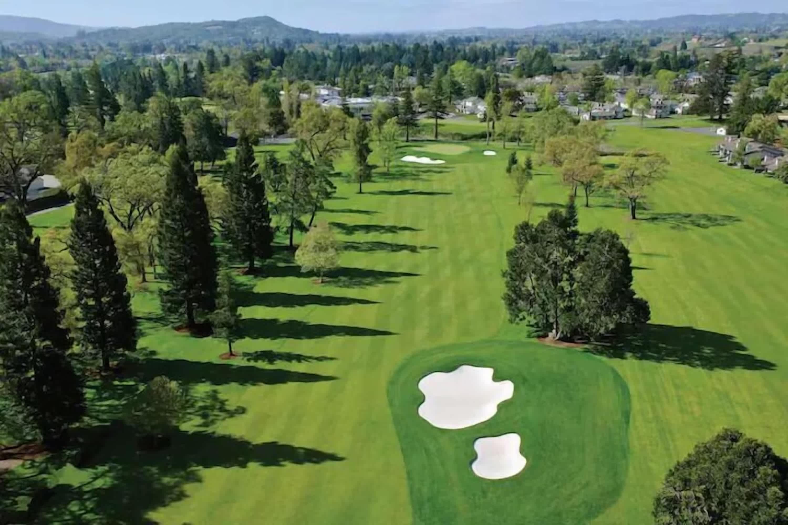 2BR near Wineries, Golf Course View, Parking 2