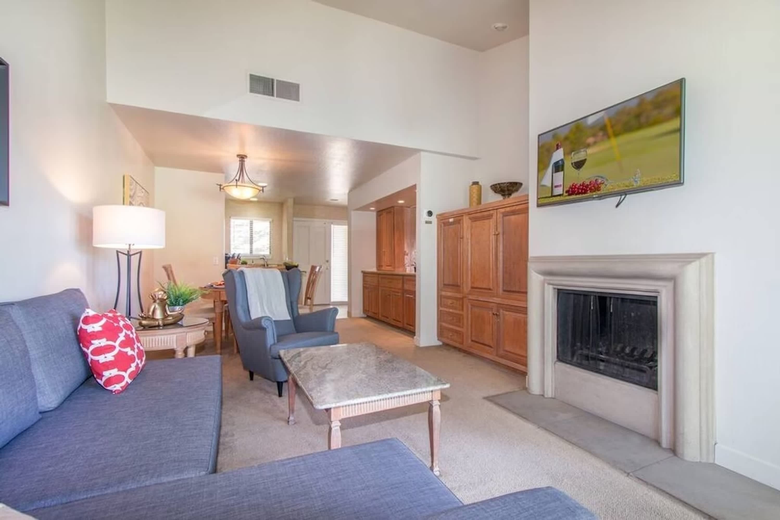 2BR near Wineries, Golf Course View, Parking — photo 28