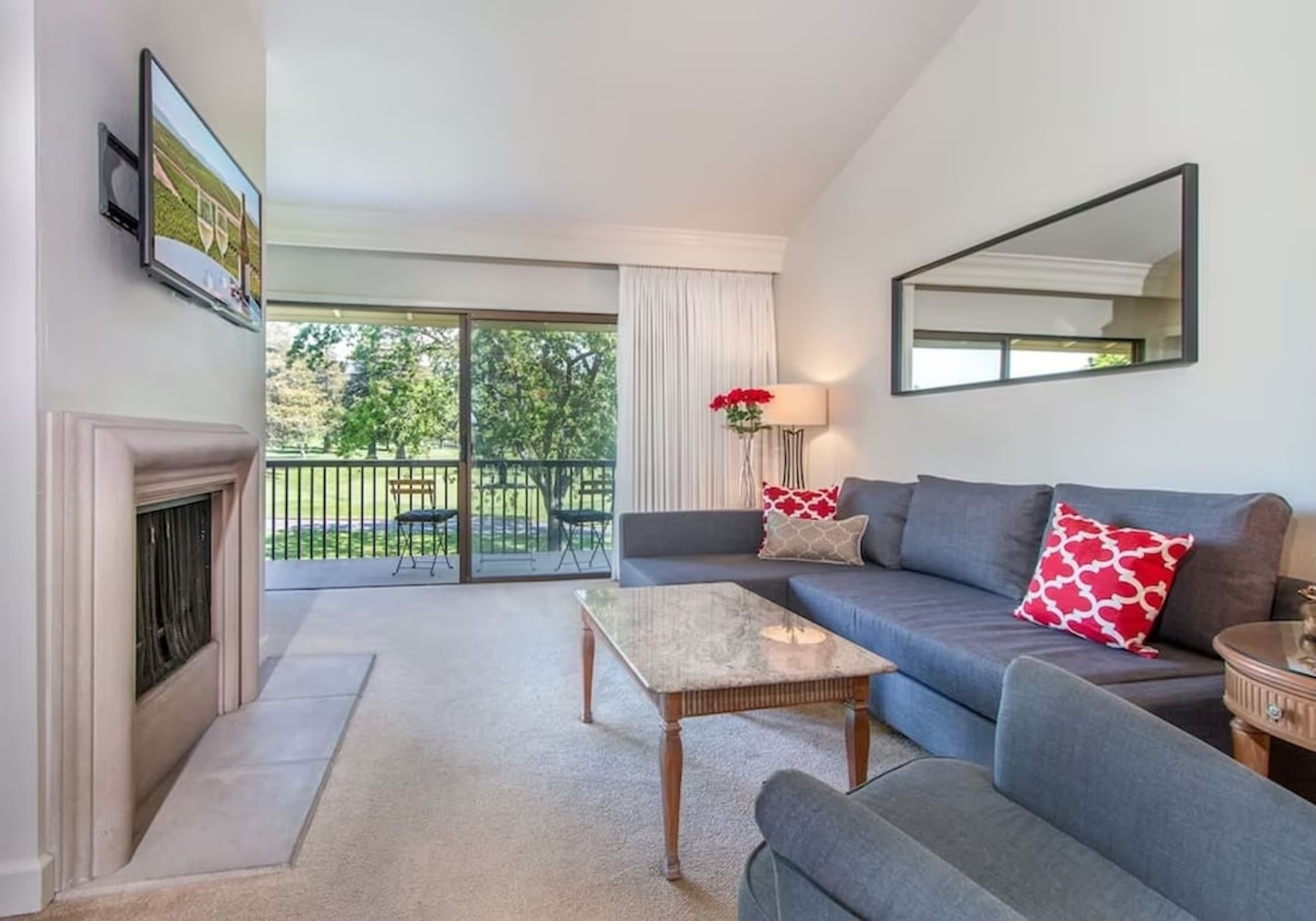 2BR near Wineries, Golf Course View, Parking — photo 31