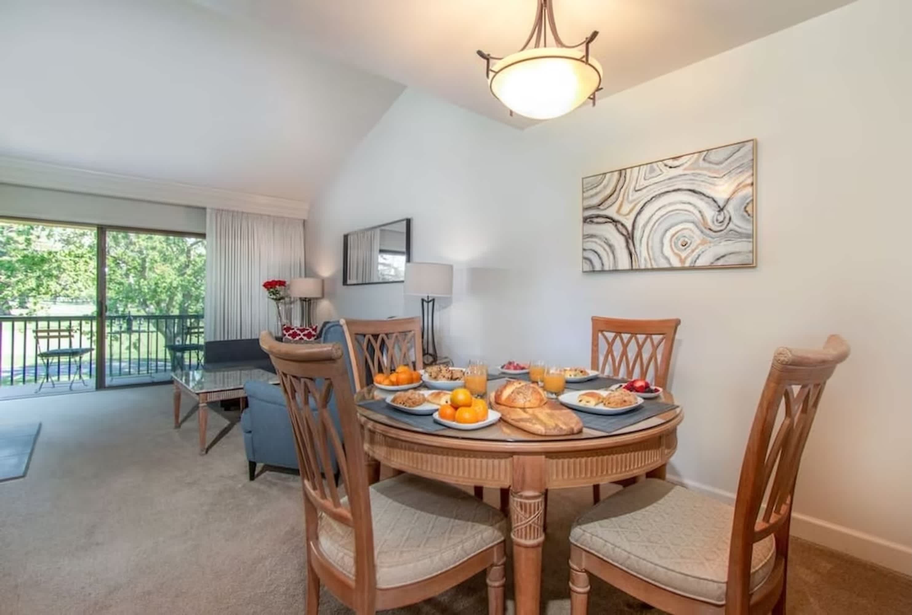2BR near Wineries, Golf Course View, Parking — photo 33