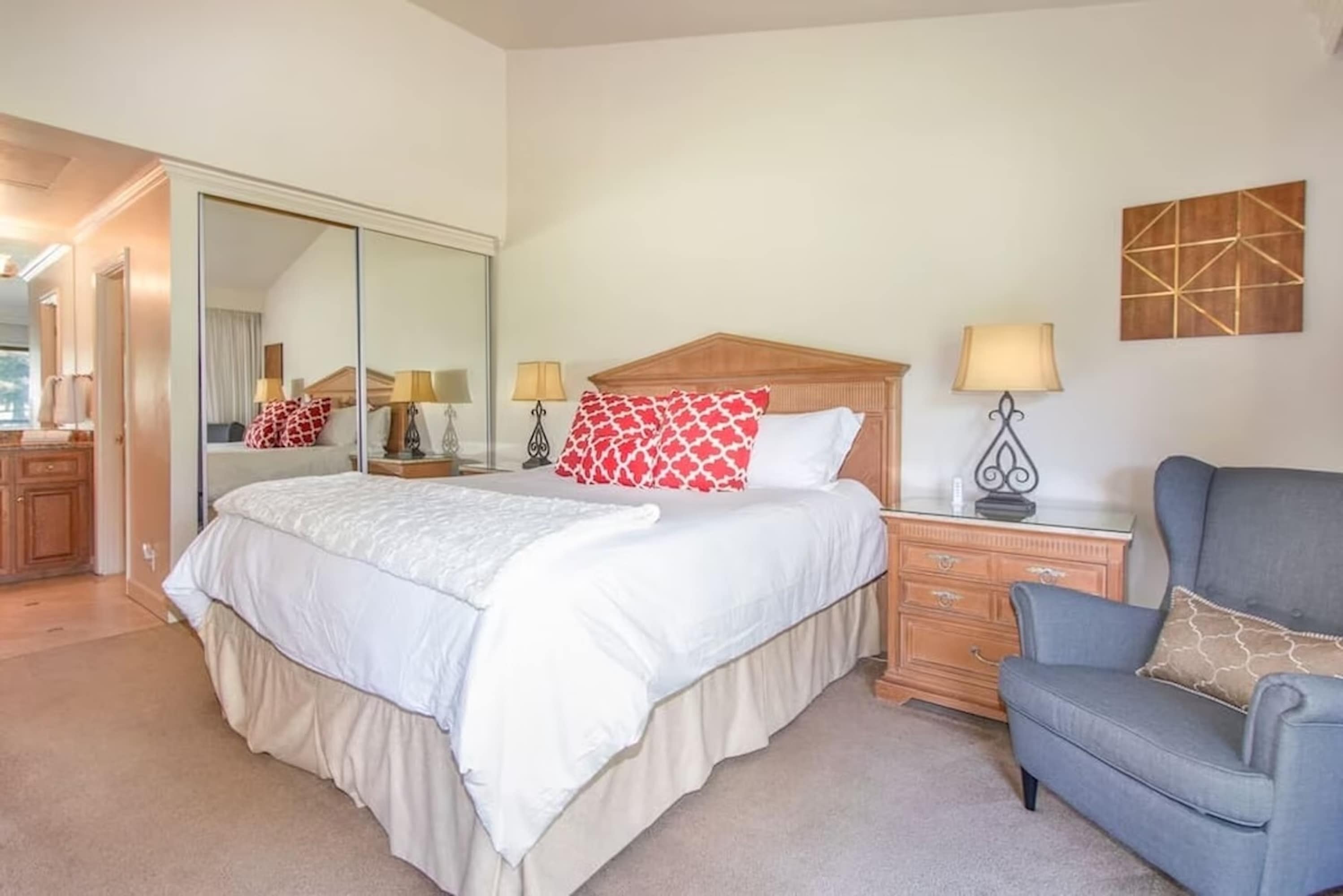 2BR near Wineries, Golf Course View, Parking — photo 32