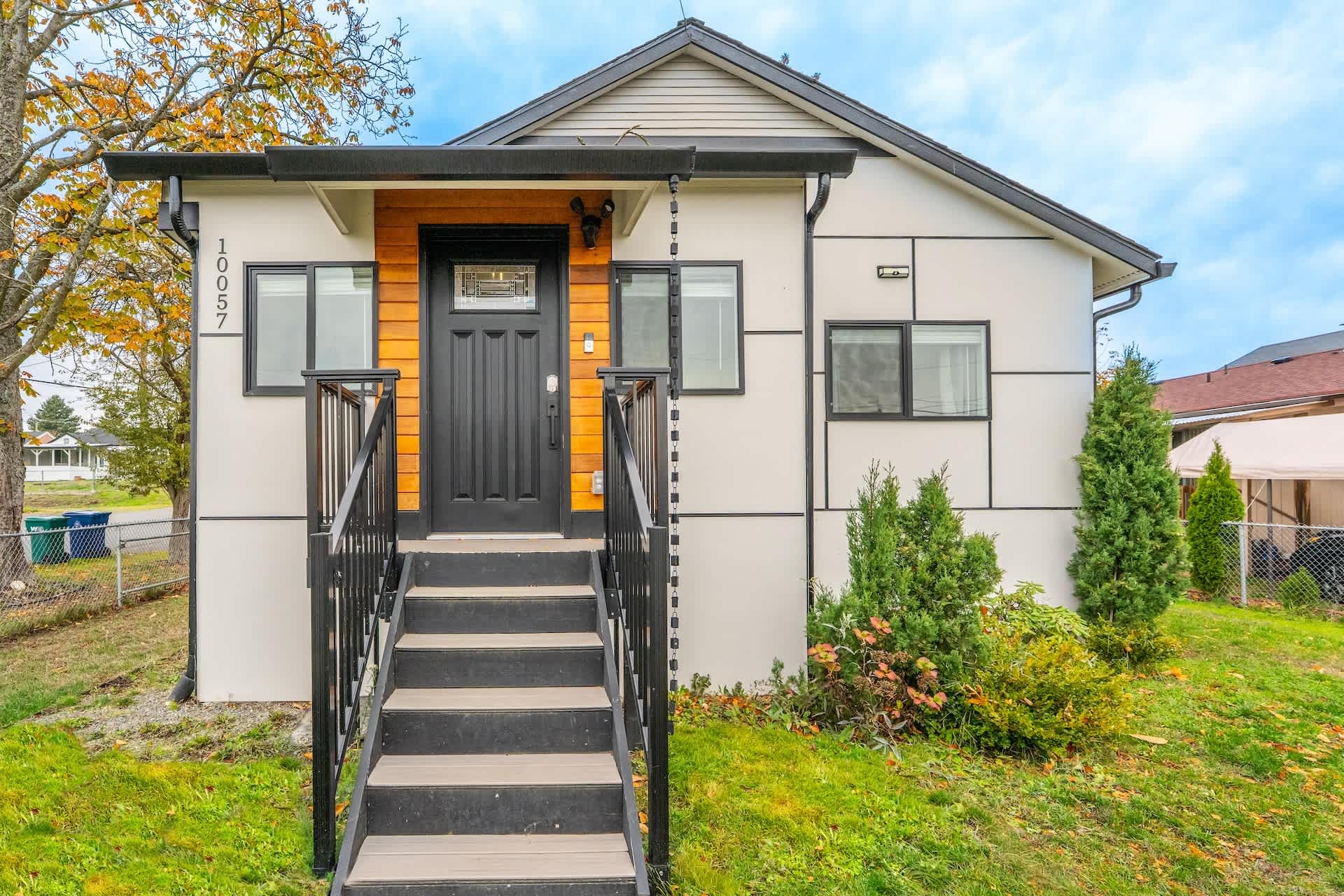 Cozy 2BR Upper Unit Near Airport & Seattle DT in Seattle, WA