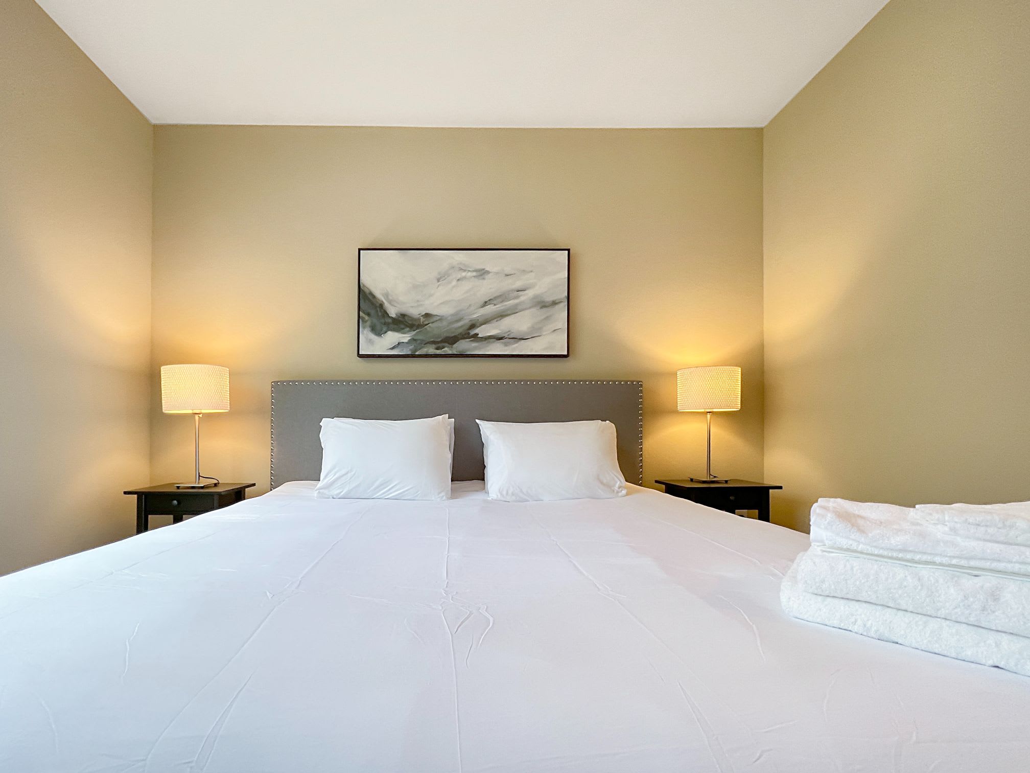 1st Floor Apt with Nature Views, Prime North Tampa