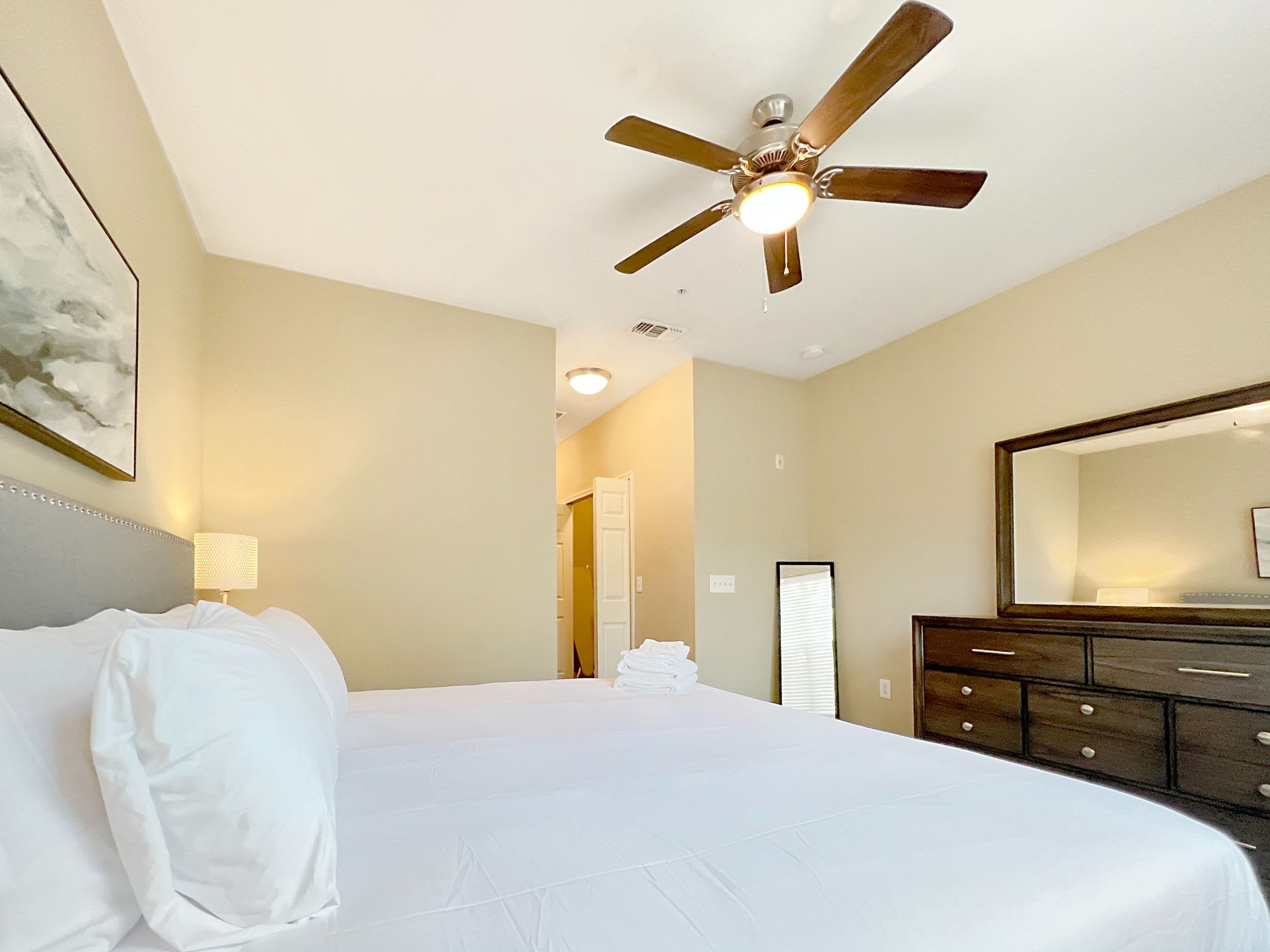 1st Floor Apt with Nature Views, Prime North Tampa