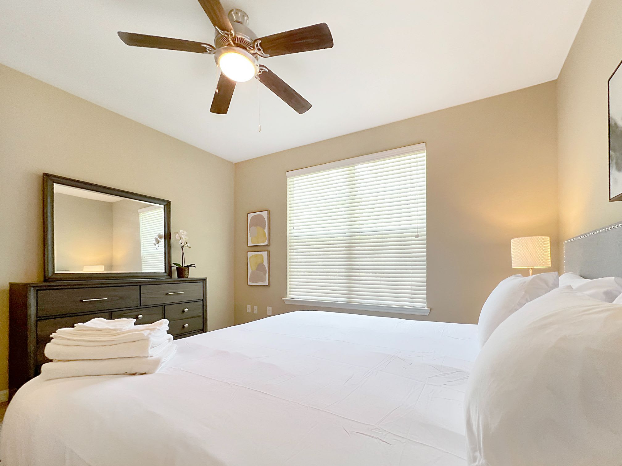 1st Floor Apt with Nature Views, Prime North Tampa