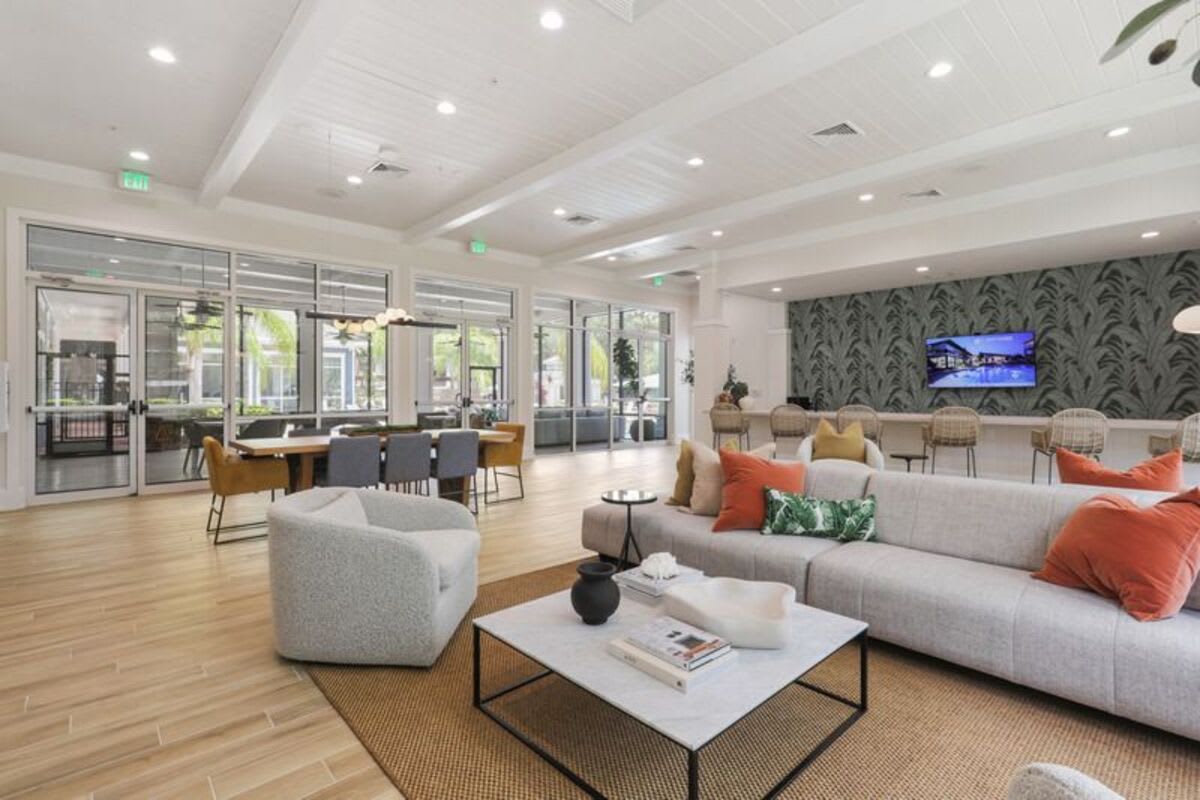 1st Floor Apt with Nature Views, Prime North Tampa