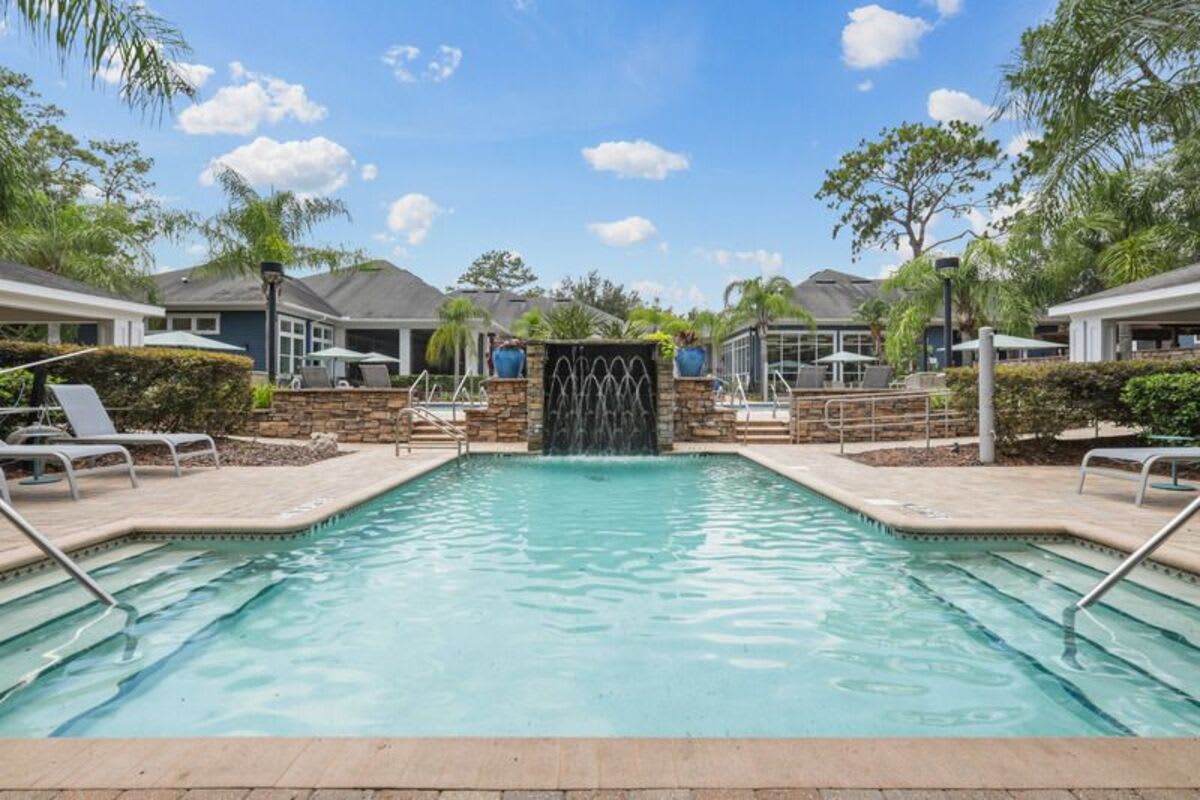 1st Floor Apt with Nature Views, Prime North Tampa