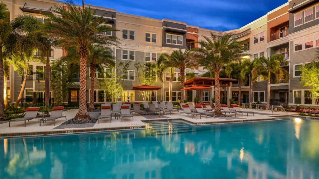 Heart of Tampa, Beaches and Parks, Courtyard Views
