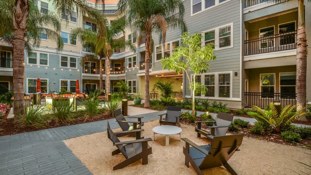 Heart of Tampa, Beaches and Parks, Courtyard Views